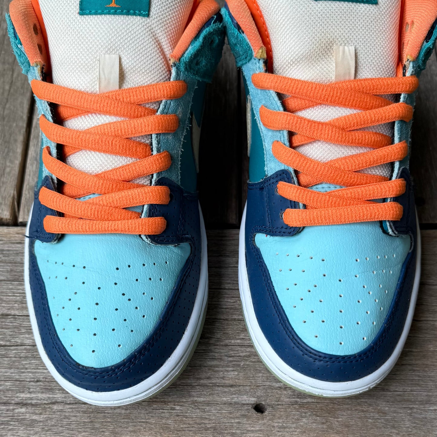 Nike SB Dunk Low MIA Skateshop Size 9.5