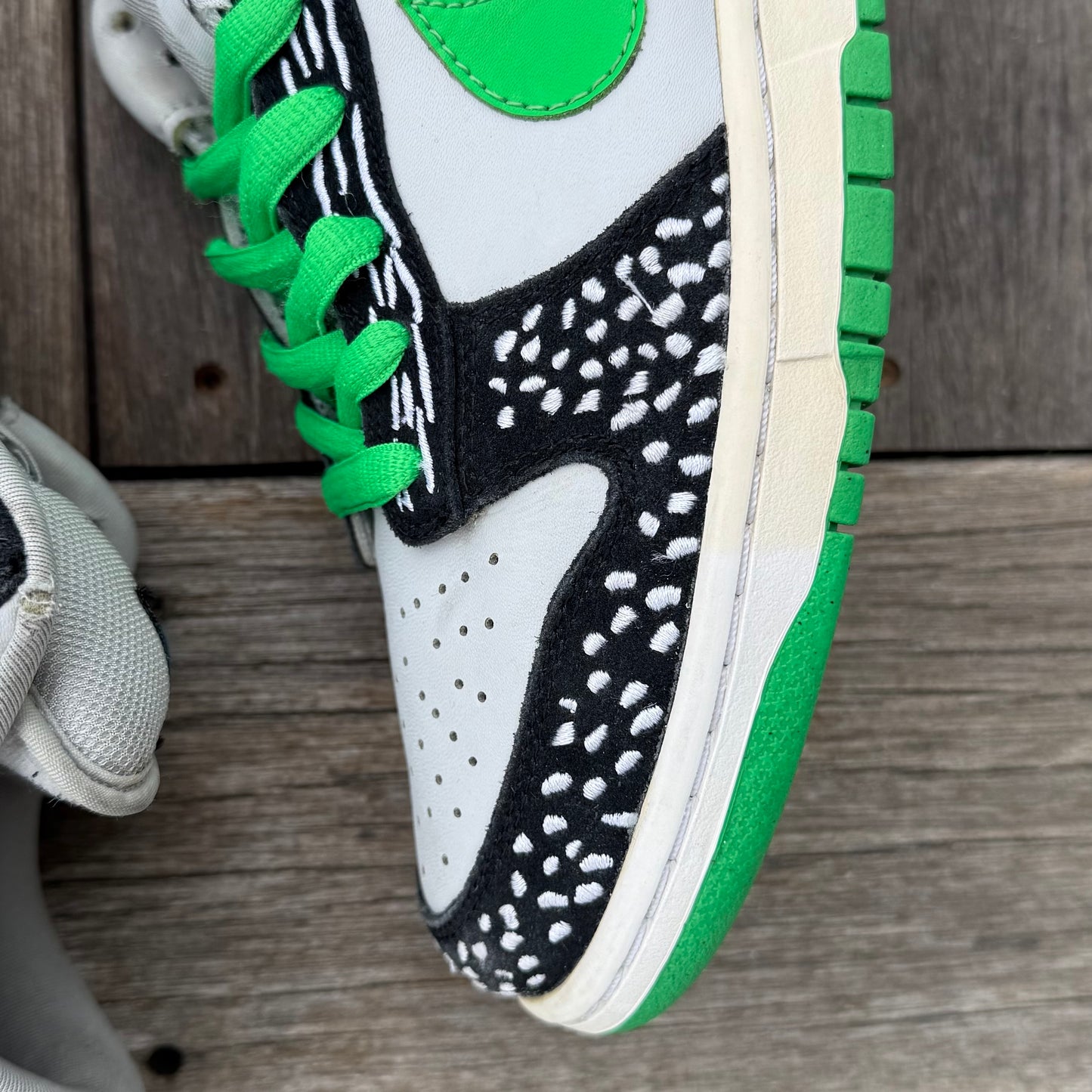 Nike SB Dunk Low Loon Size 10.5