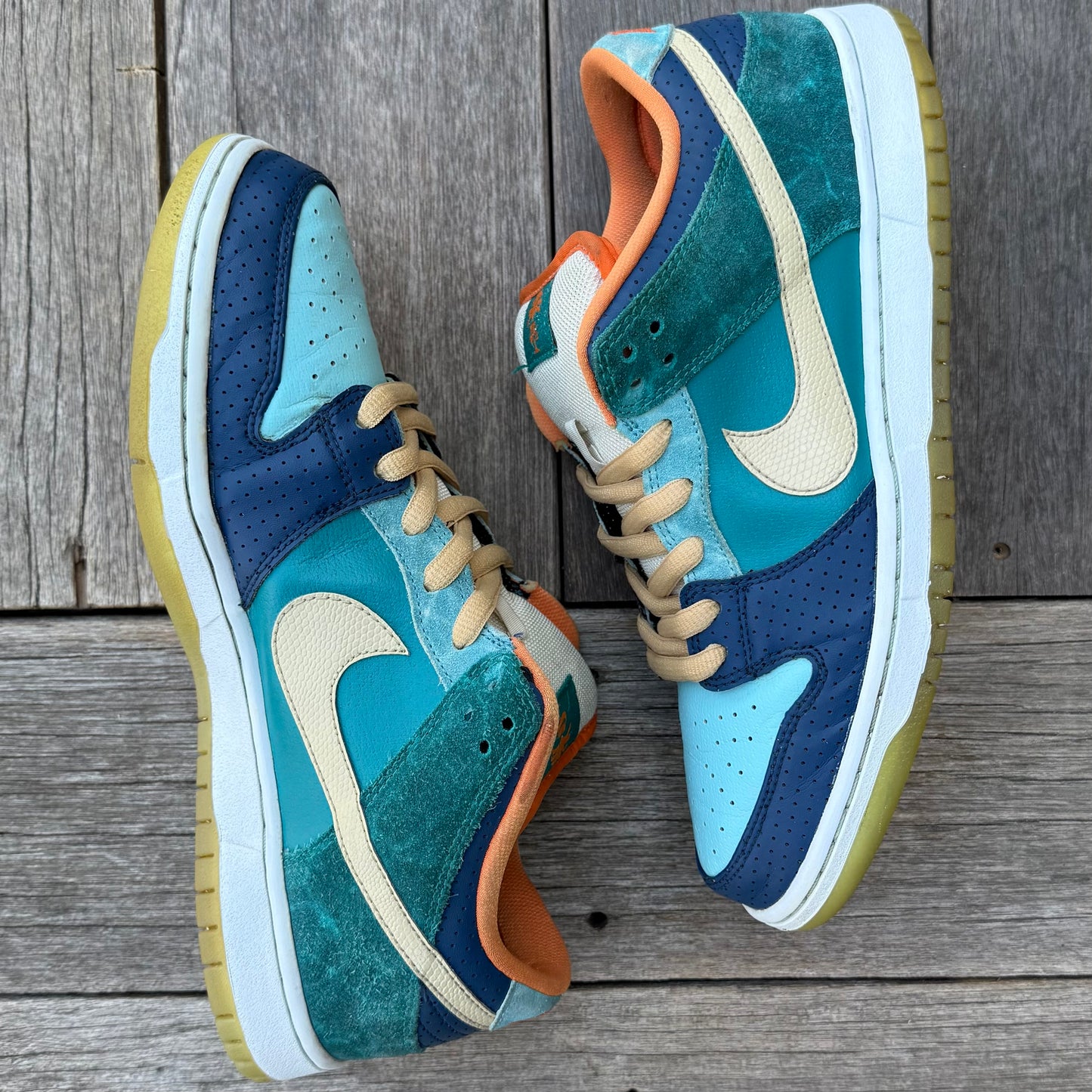 Nike SB Dunk Low MIA Skateshop Size 10.5