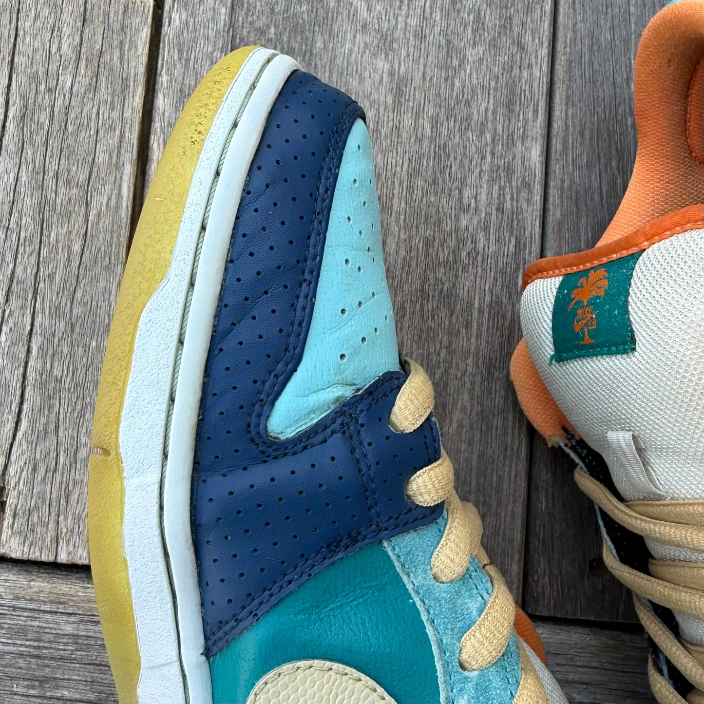 Nike SB Dunk Low MIA Skateshop Size 10.5