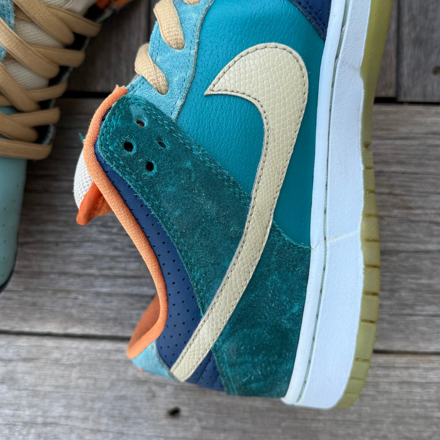Nike SB Dunk Low MIA Skateshop Size 10.5