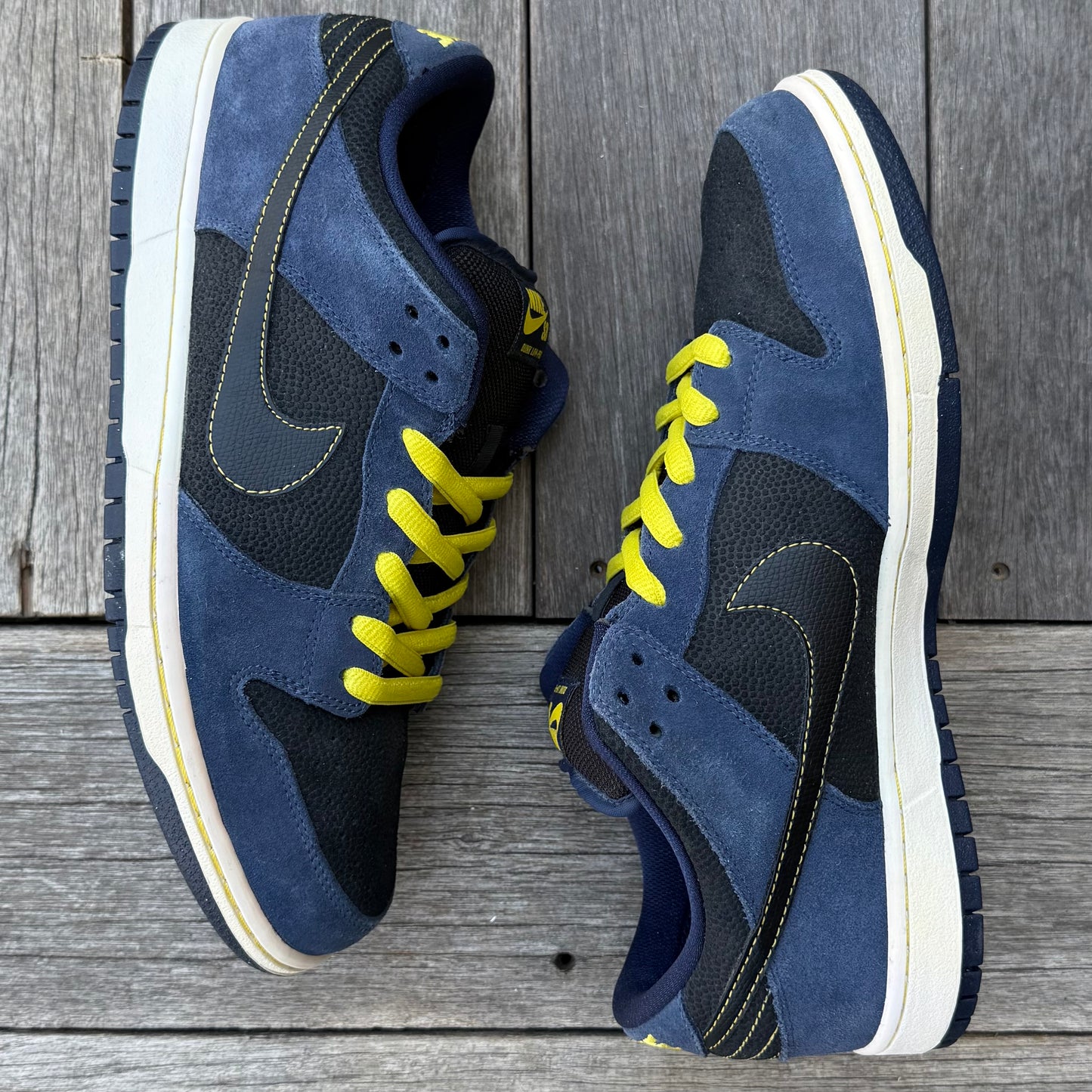 Nike SB Dunk Low Midnight Navy Volt Size 10.5