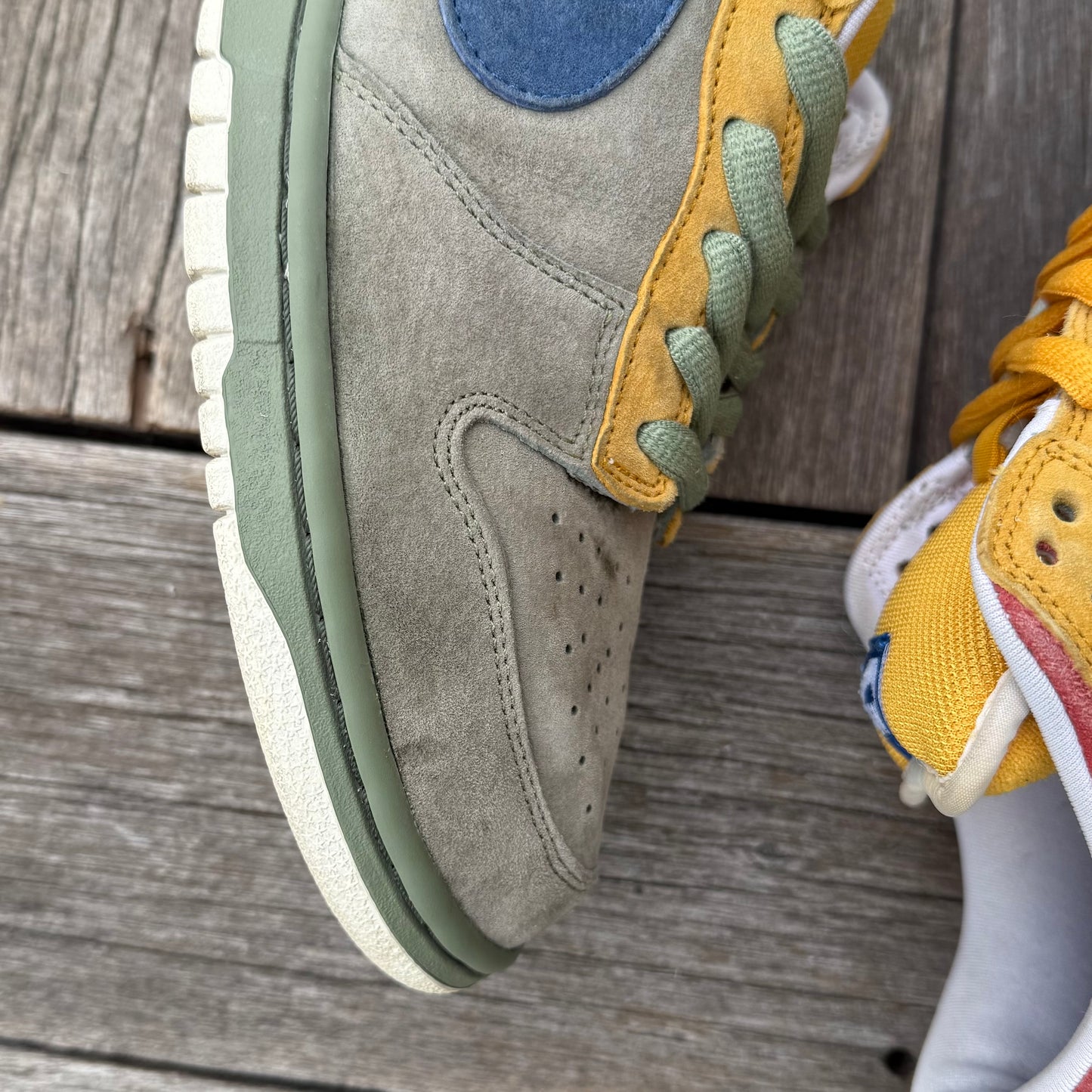 Nike SB Dunk Low Puff N Stuff Size 10.5