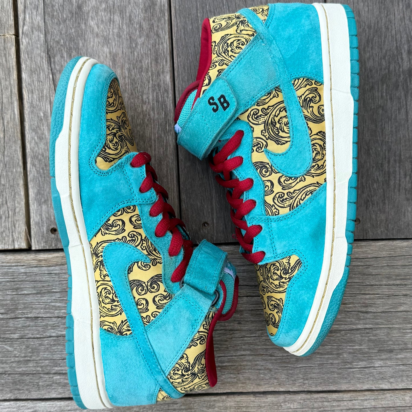 Nike SB Dunk Mid Peacock Size 9