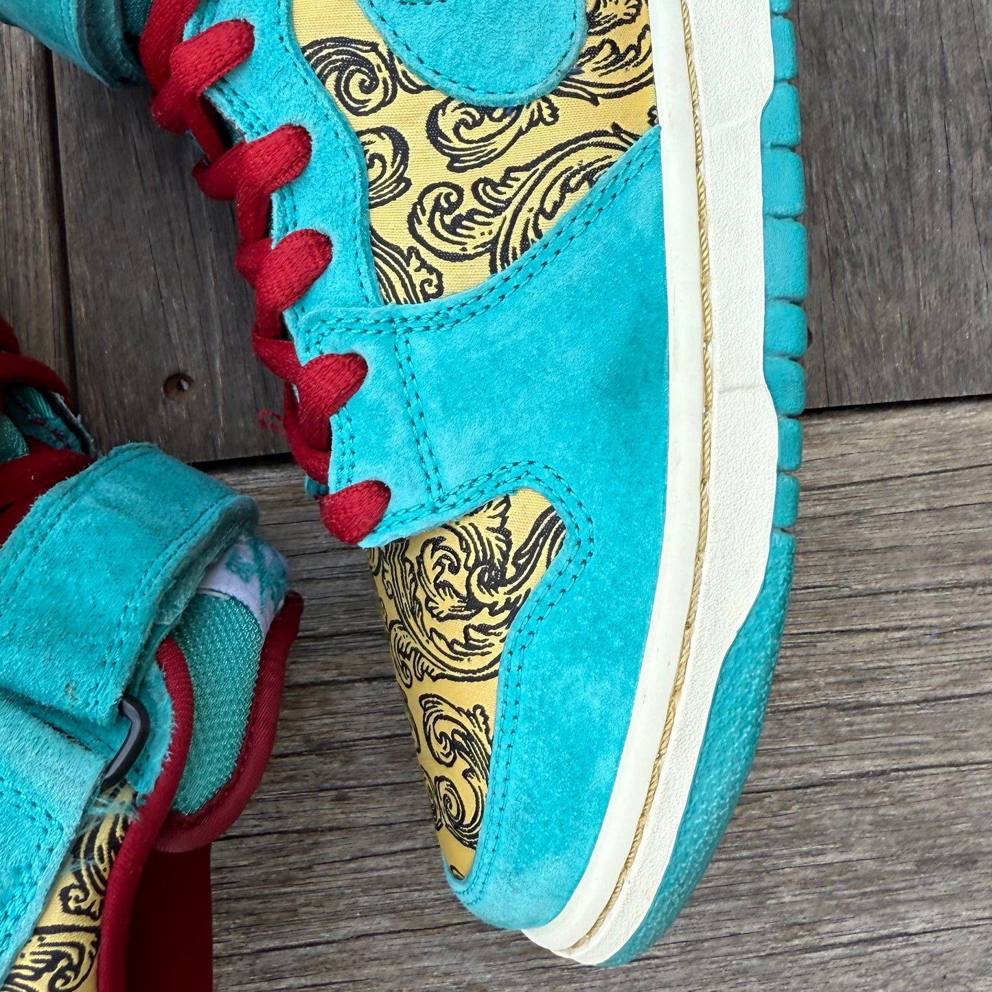 Nike SB Dunk Mid Peacock Size 9