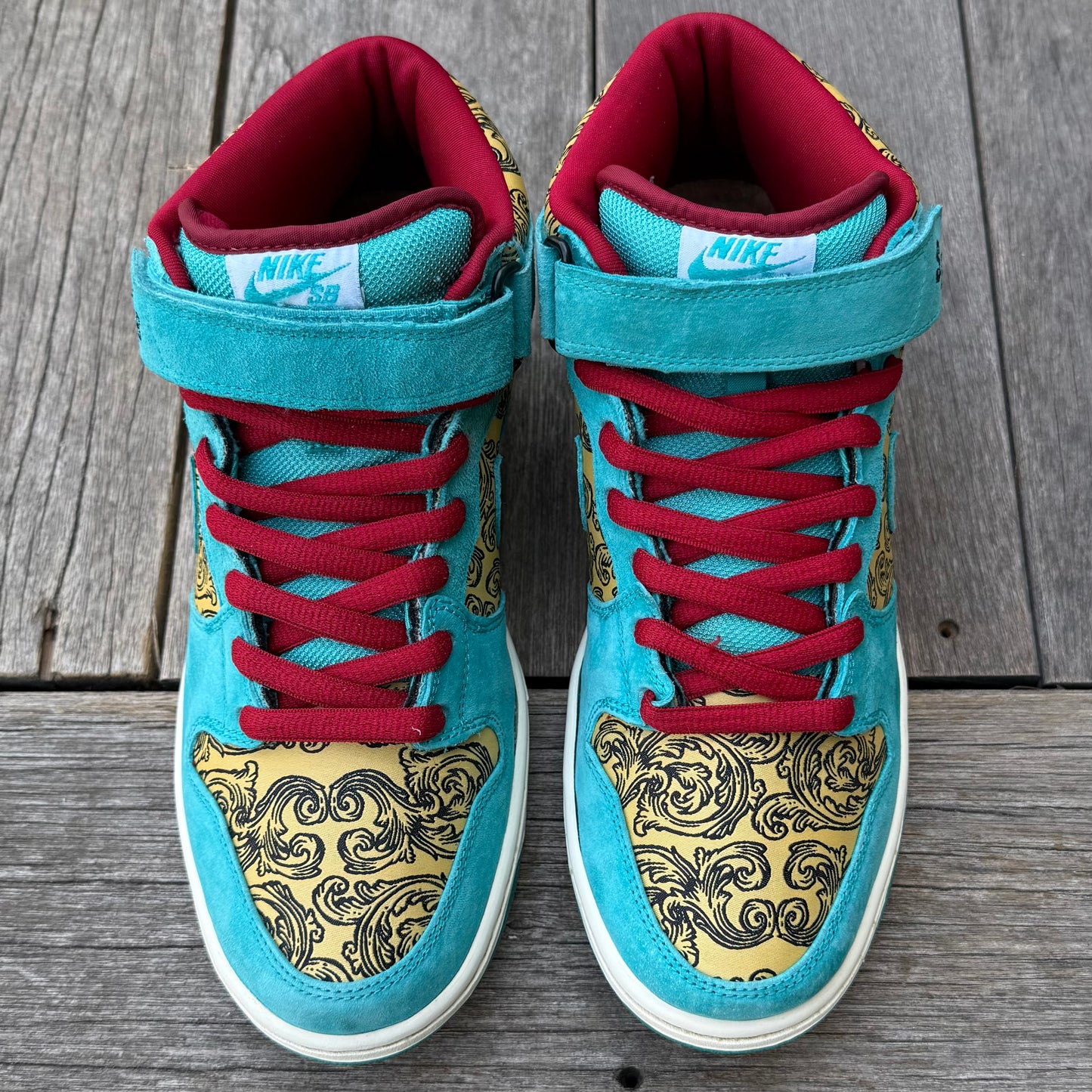Nike SB Dunk Mid Peacock Size 9