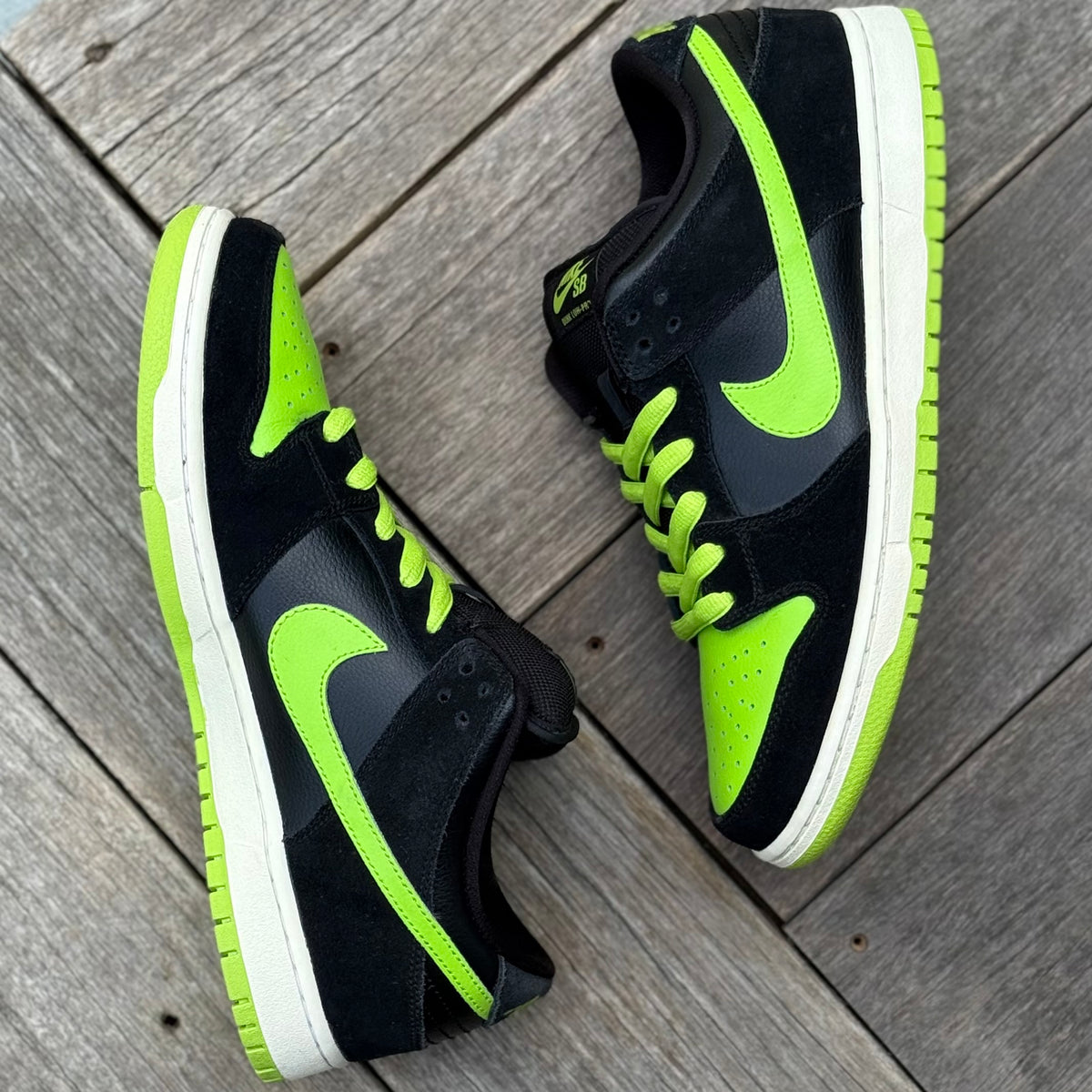 Nike SB Dunk Low Neon JPack Size 9.5