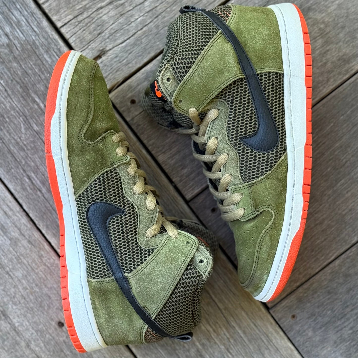 Nike SB Dunk High Faded Olive Hyper Crimson Size 9.5