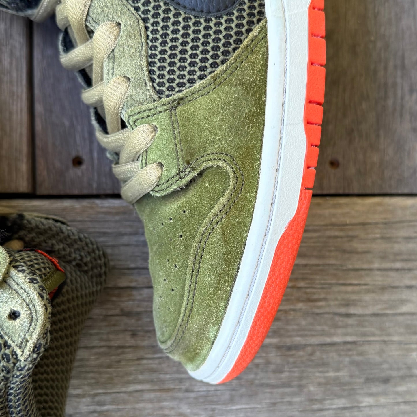 Nike SB Dunk High Faded Olive Hyper Crimson Size 9.5