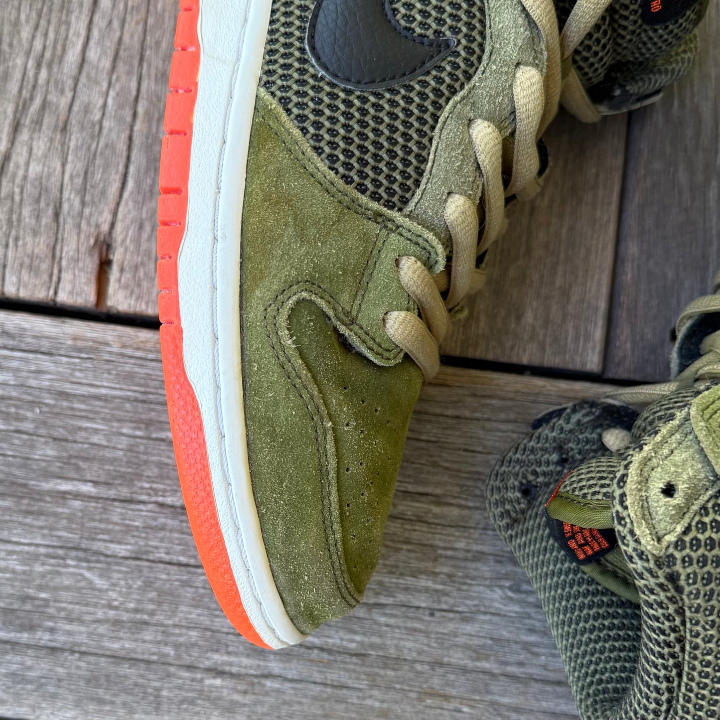 Nike SB Dunk High Faded Olive Hyper Crimson Size 9.5