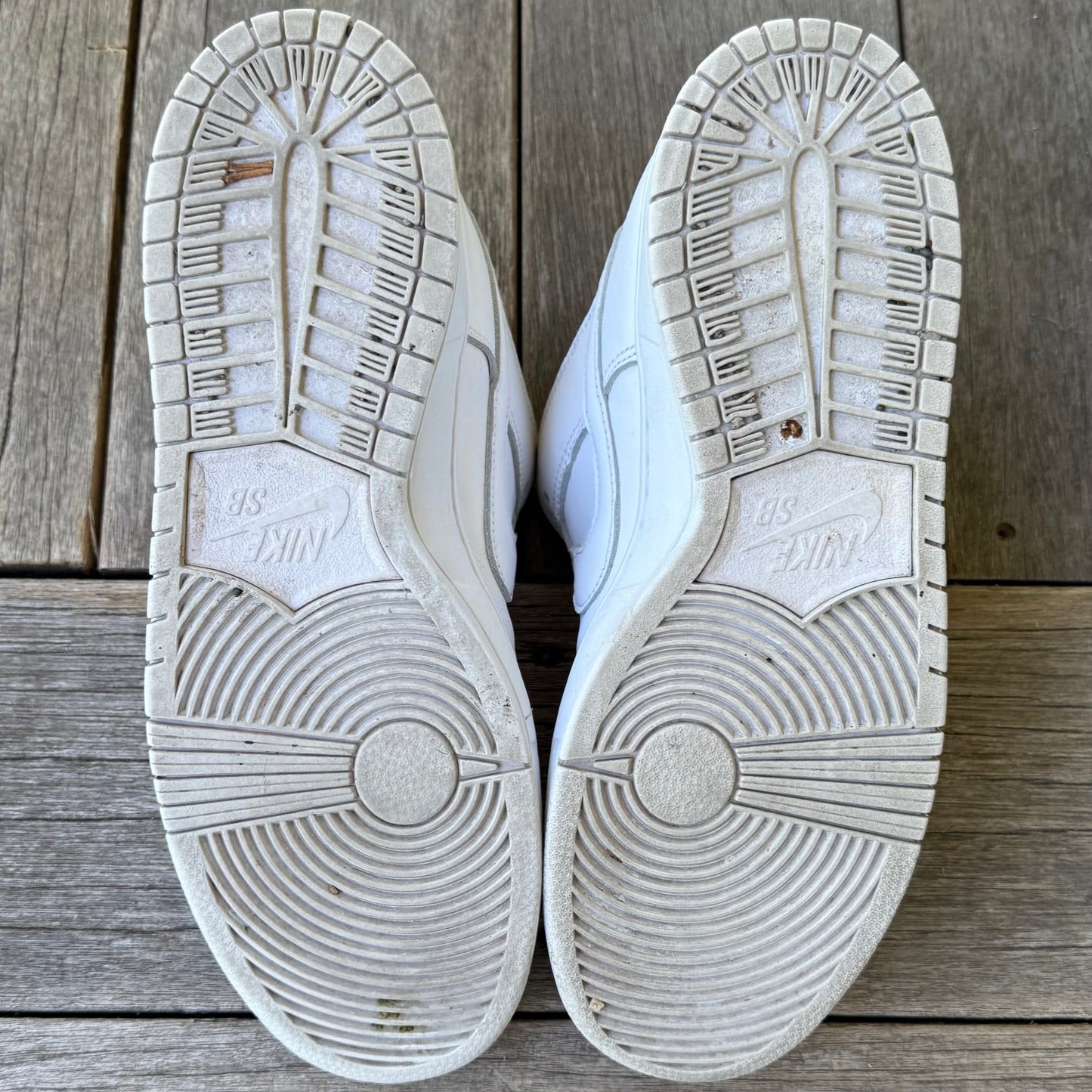 Nike SB Dunk Low Triple White Orange Label Size 9