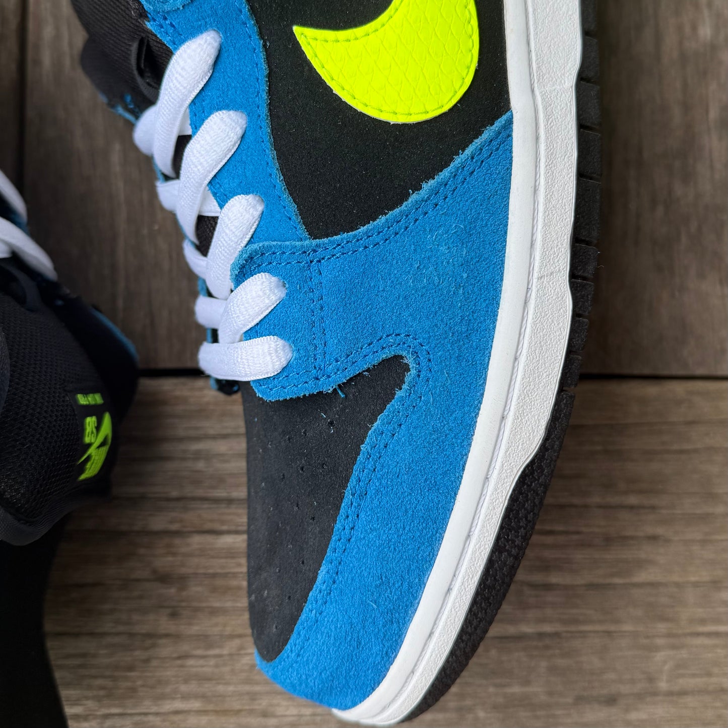 Nike SB Dunk Low Photo Blue Volt Size 11