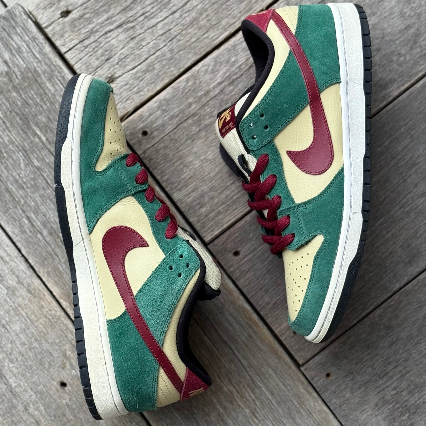 Nike SB Dunk Low Jameson Vegas Gold Size 10.5