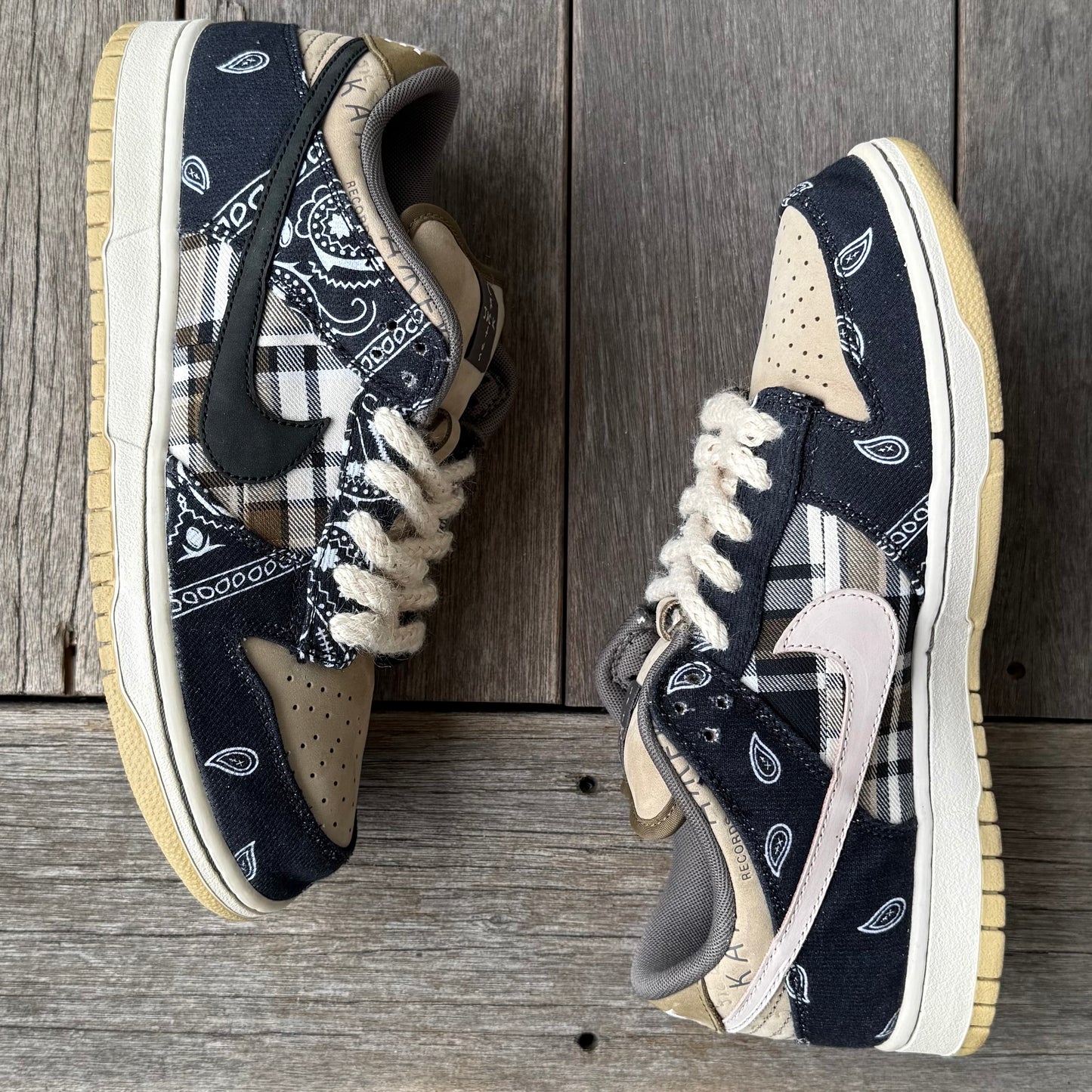 Nike SB Dunk Low Travis Scott Size 9.5