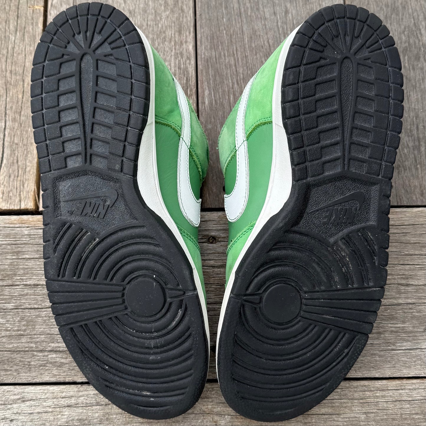 Nike SB Dunk Low Green Tokyo Taxi Size 11