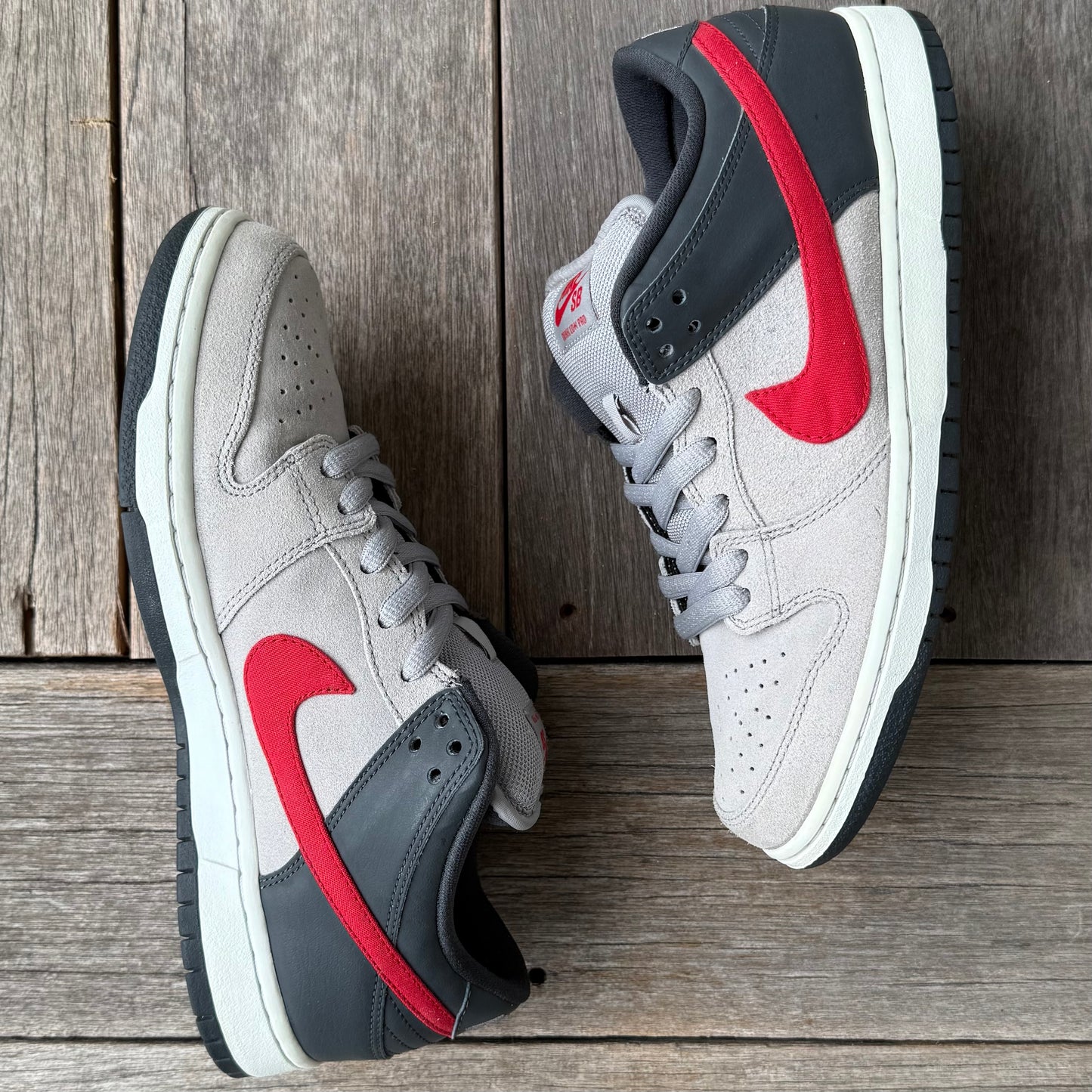 Nike SB Dunk Low Medium Grey Red Size 9
