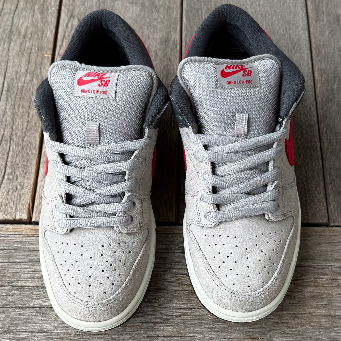 Nike SB Dunk Low Medium Grey Red Size 9