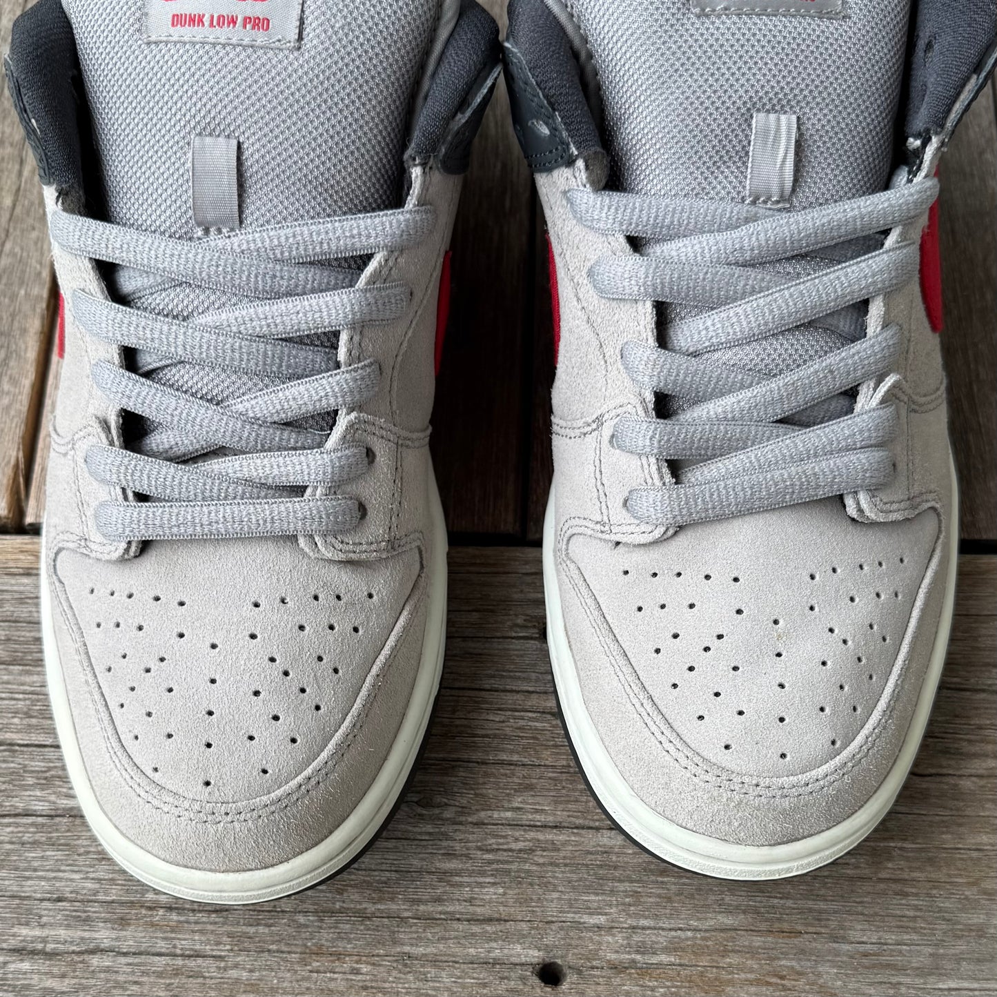 Nike SB Dunk Low Medium Grey Red Size 9