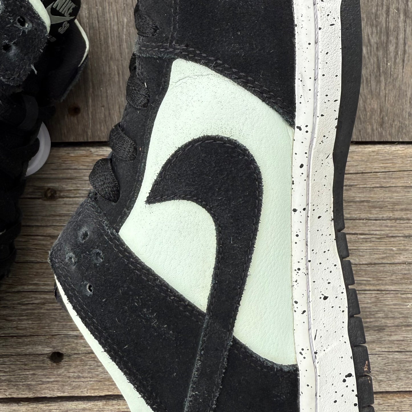 Nike SB Dunk Low Barely Green Size 13