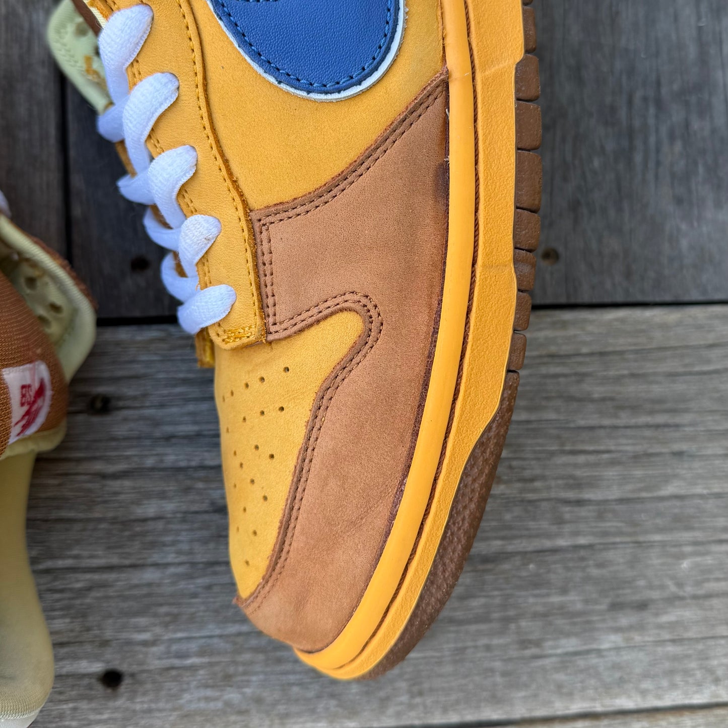 Nike SB Dunk Low Newcastle Brown Ale Size 12