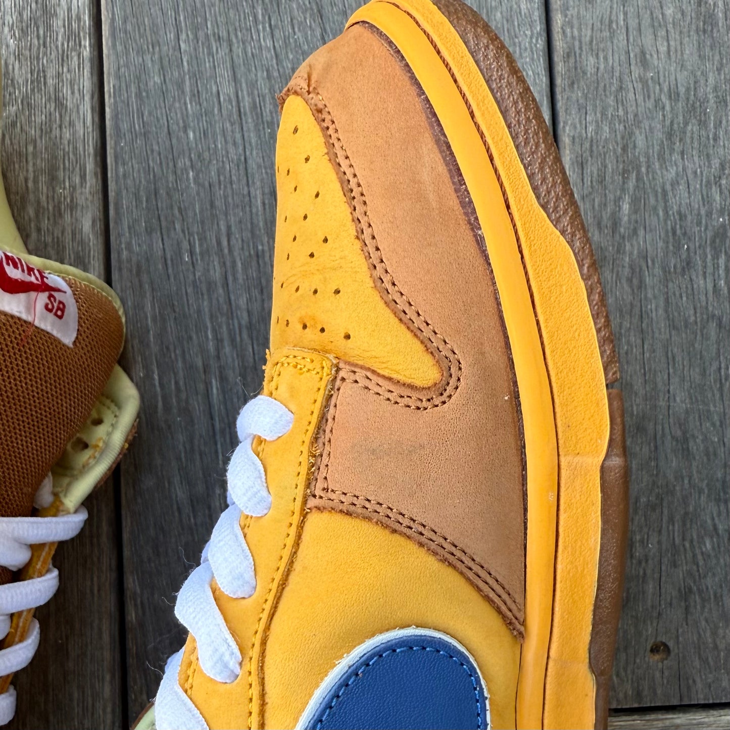 Nike SB Dunk Low Newcastle Brown Ale Size 12