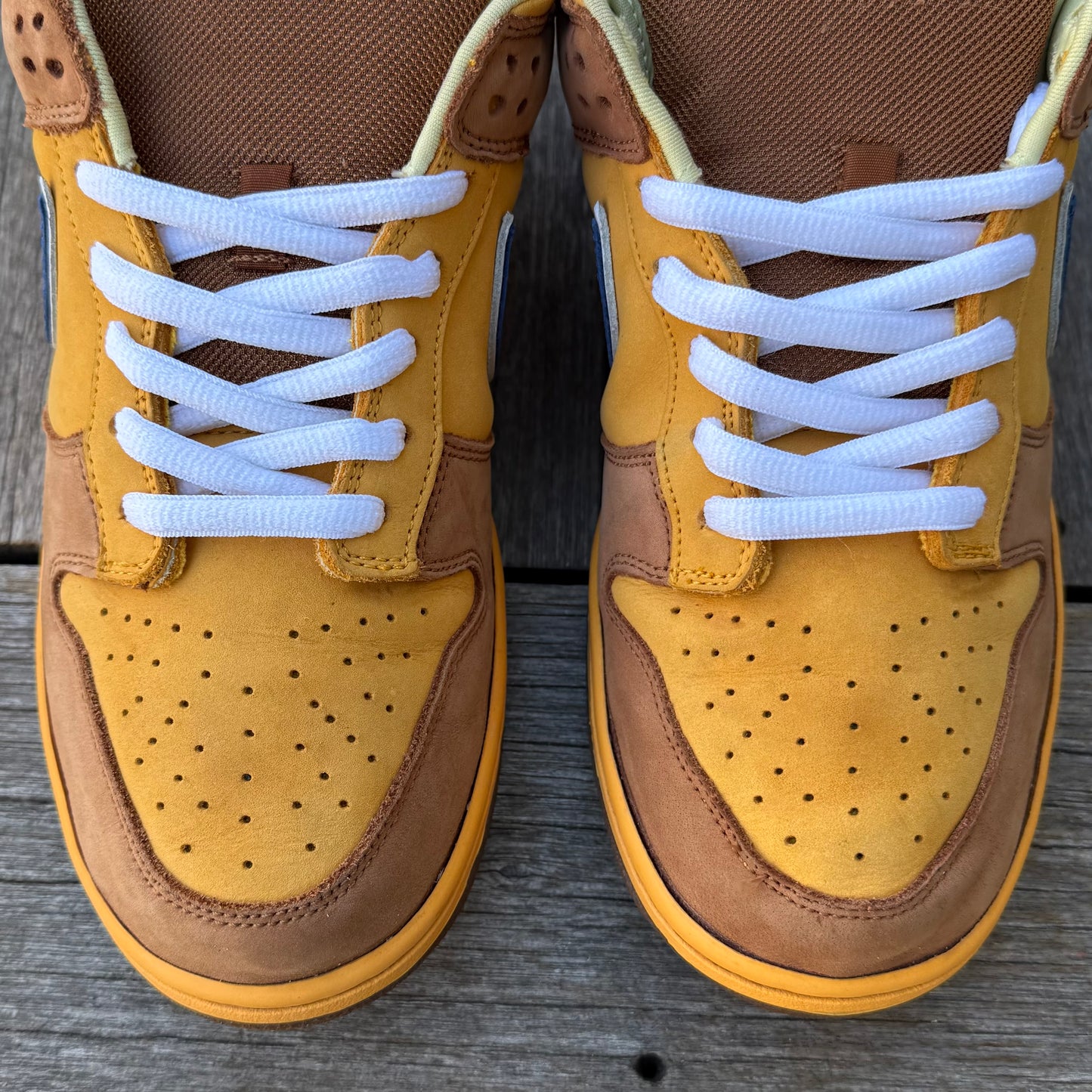 Nike SB Dunk Low Newcastle Brown Ale Size 12