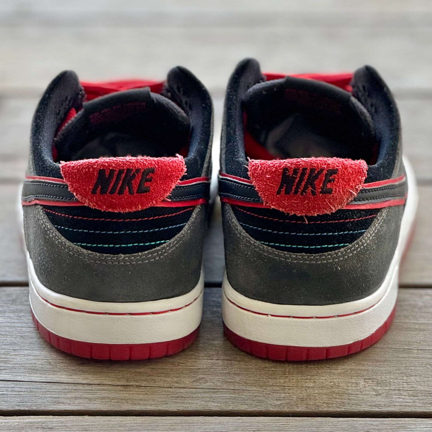Nike SB Dunk Low Sports Car IW Size 9