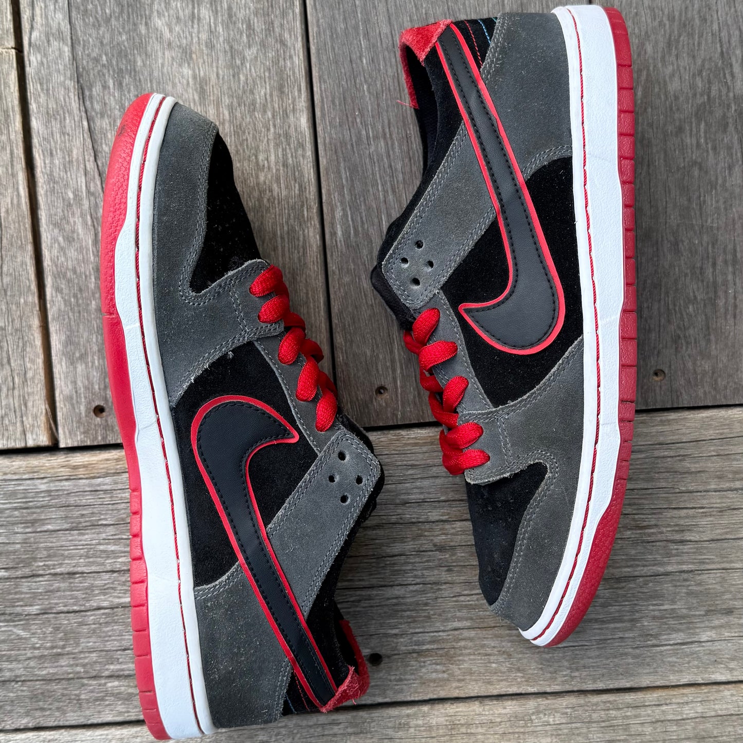 Nike SB Dunk Low Sports Car IW Size 9