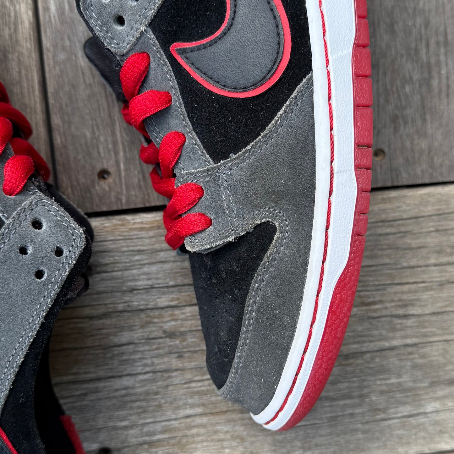 Nike SB Dunk Low Sports Car IW Size 9
