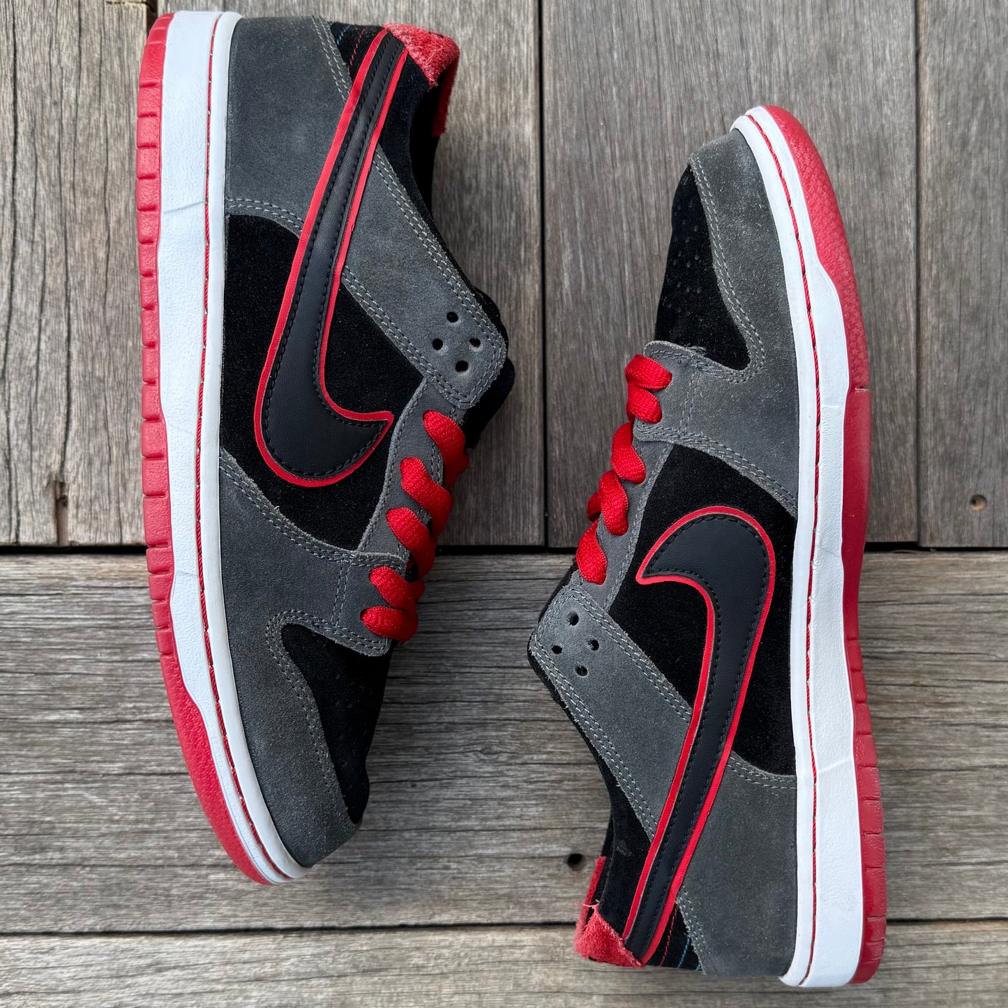 Nike SB Dunk Low Sports Car IW Size 9