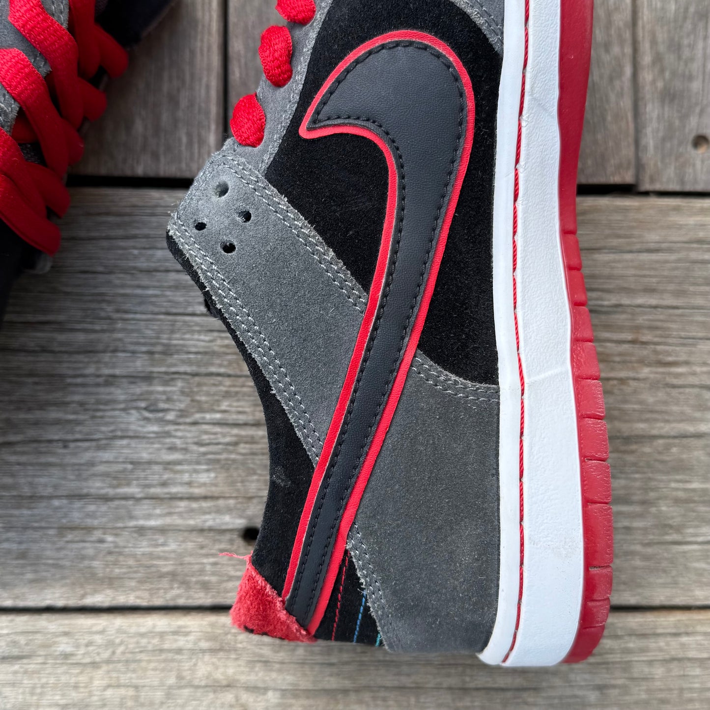 Nike SB Dunk Low Sports Car IW Size 9