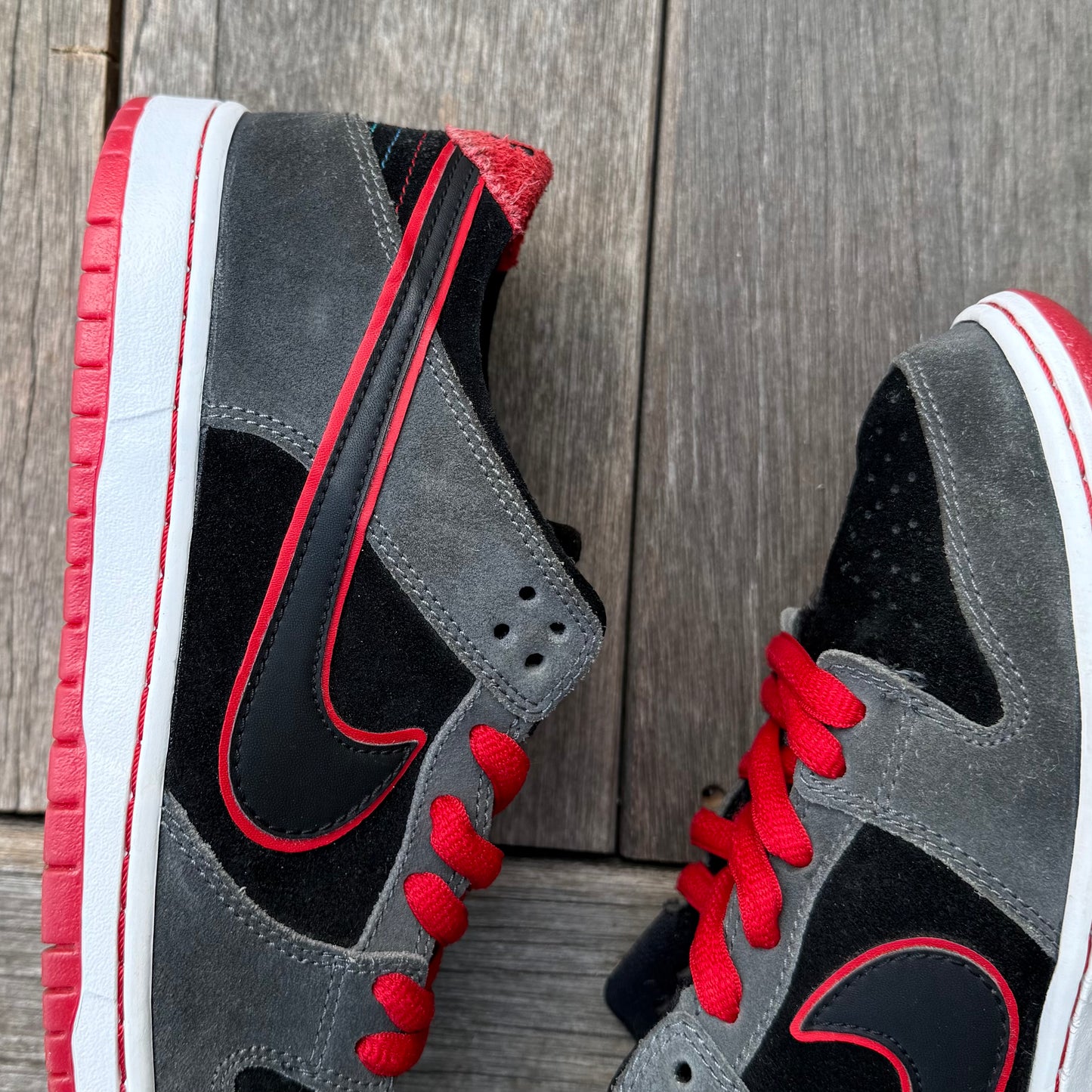 Nike SB Dunk Low Sports Car IW Size 9