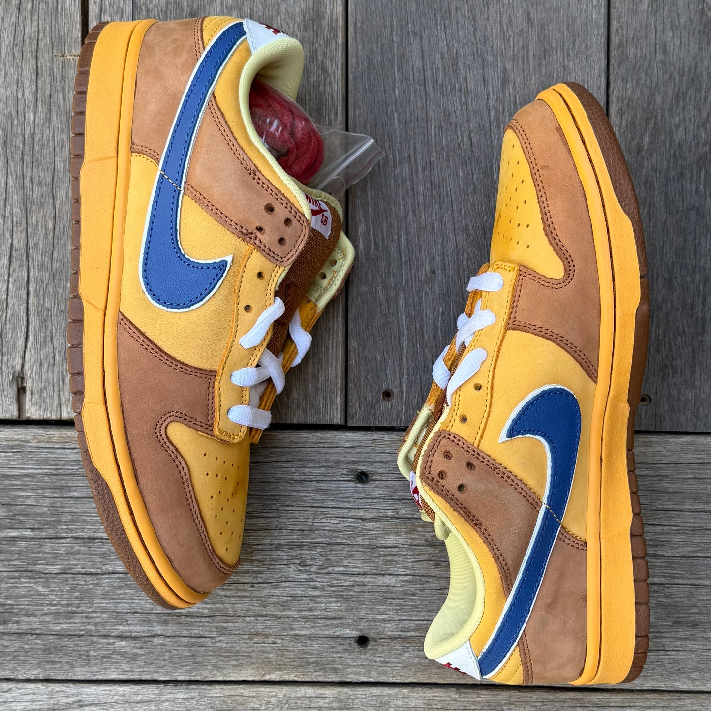 Nike SB Dunk Low Newcastle Brown Ale Size 9.5