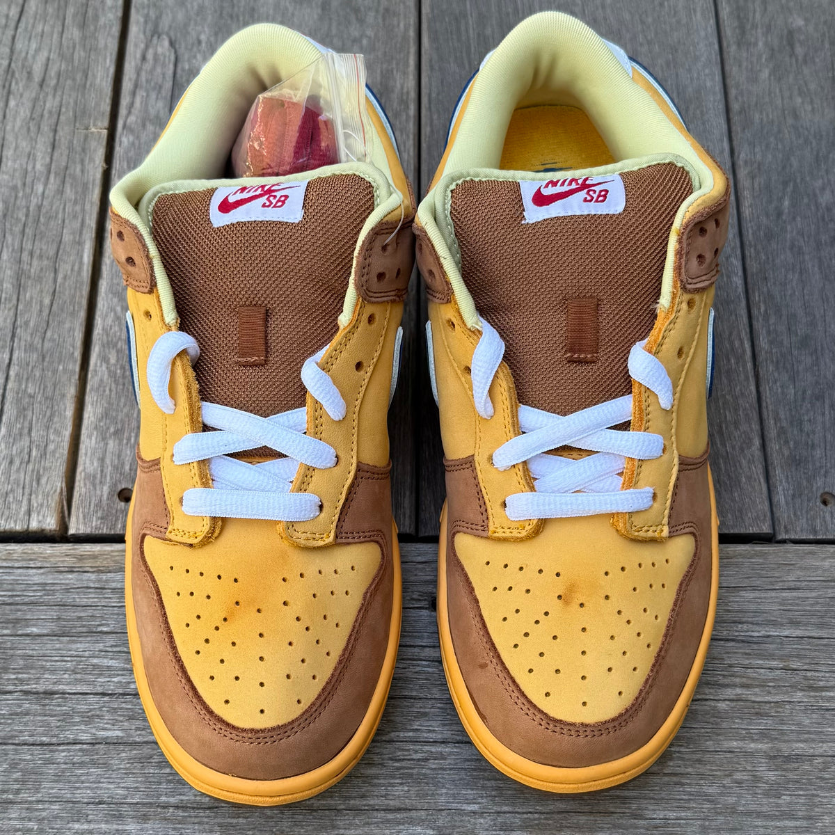 Nike SB Dunk Low Newcastle Brown Ale Size 9.5