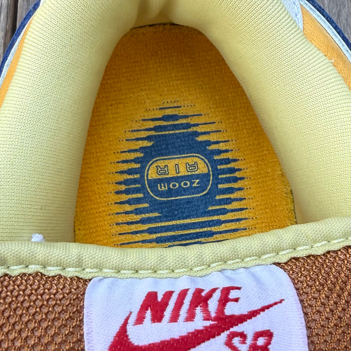 Nike SB Dunk Low Newcastle Brown Ale Size 9.5