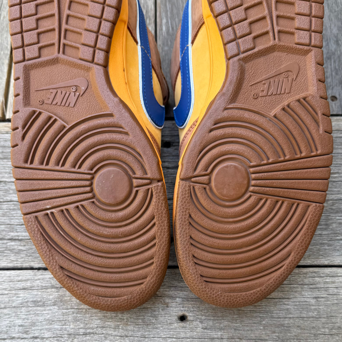 Nike SB Dunk Low Newcastle Brown Ale Size 9.5