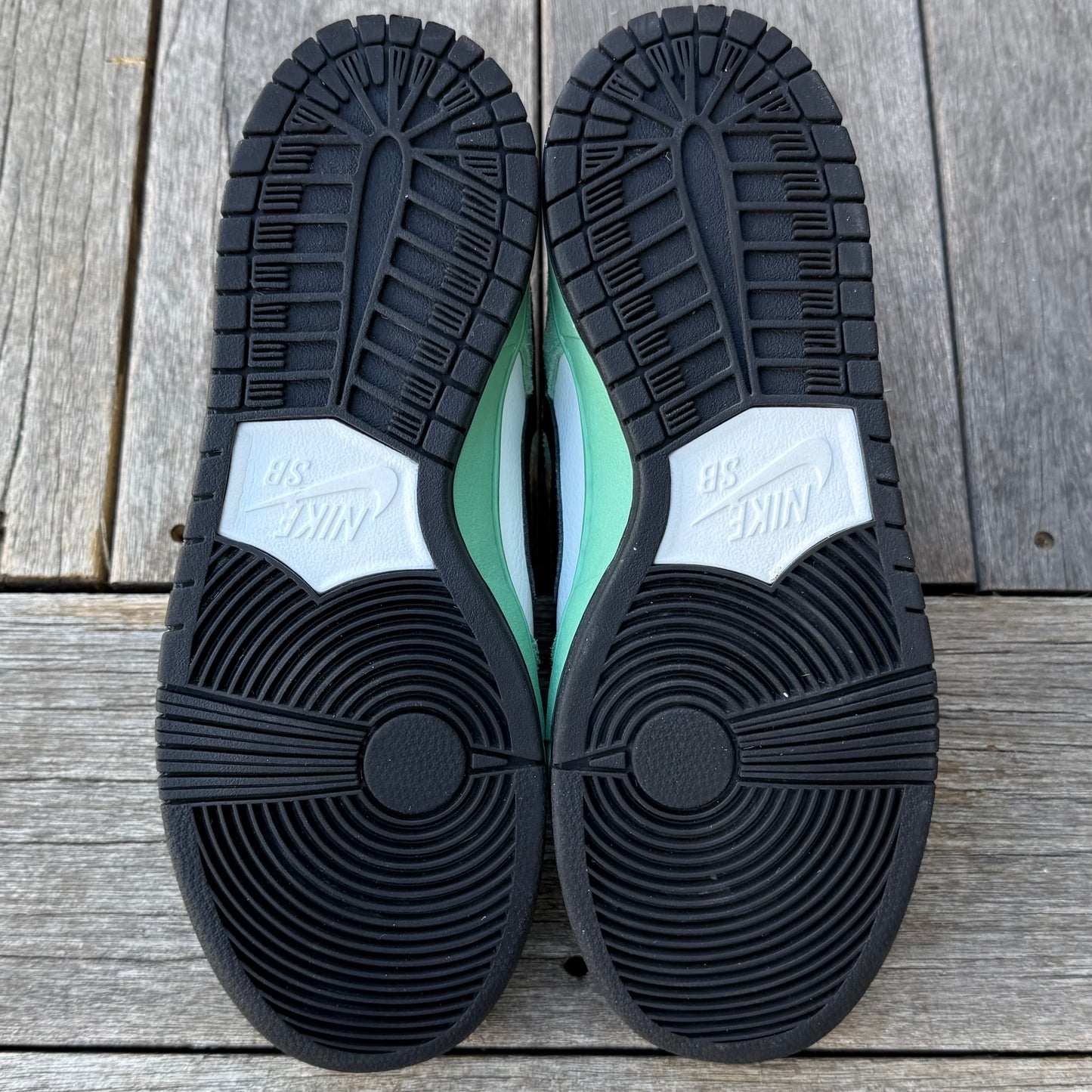 Nike SB Dunk Low Sea Crystal Size 8.5