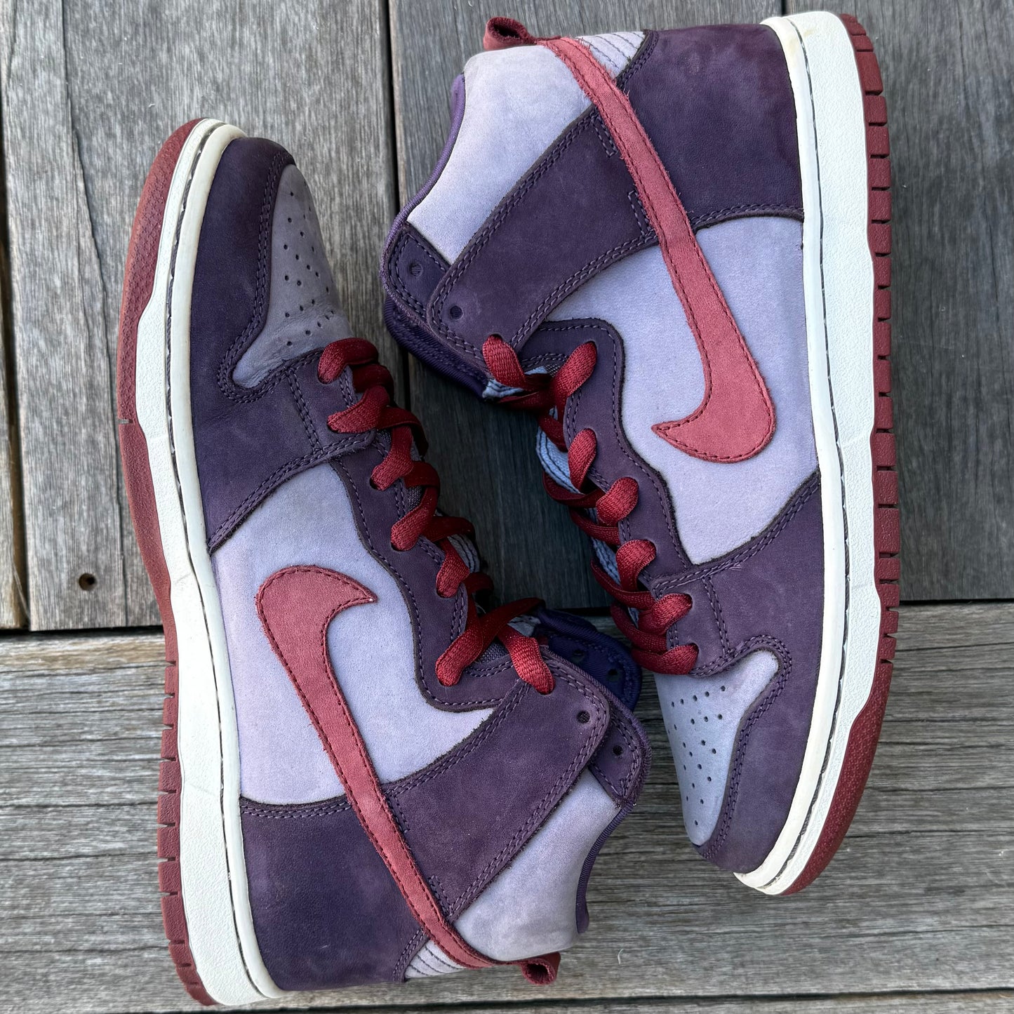 Nike SB Dunk High Plum Size 8