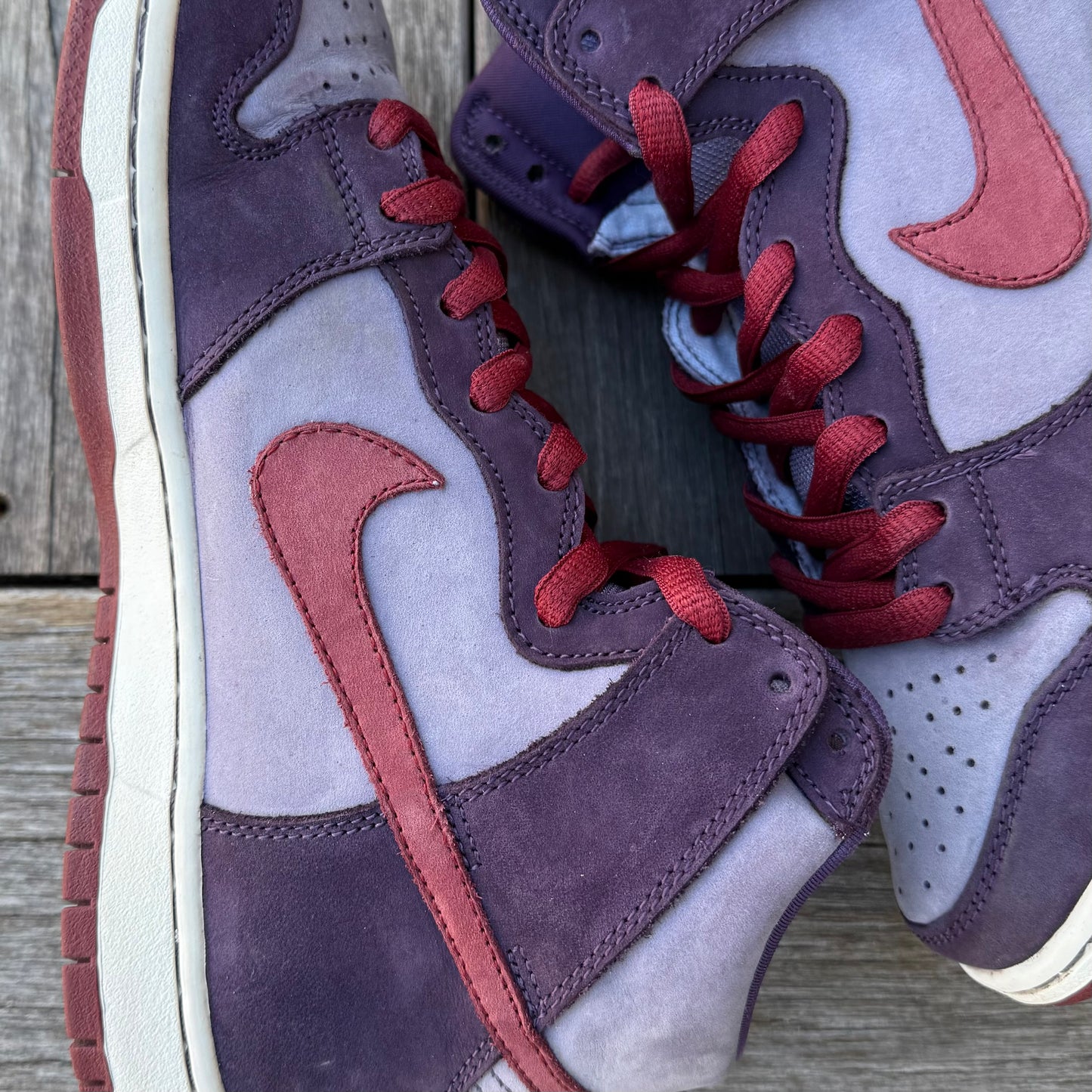 Nike SB Dunk High Plum Size 8