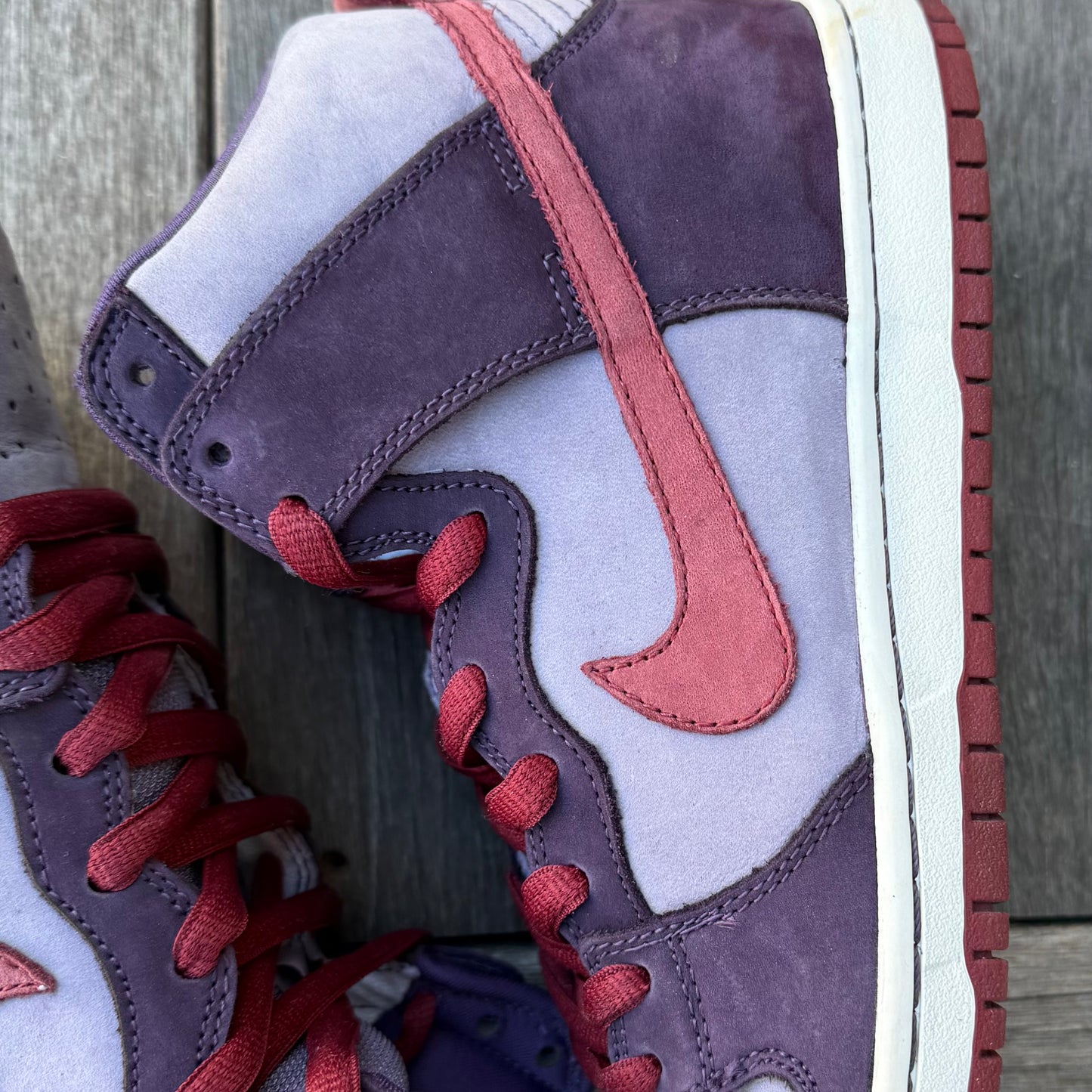 Nike SB Dunk High Plum Size 8