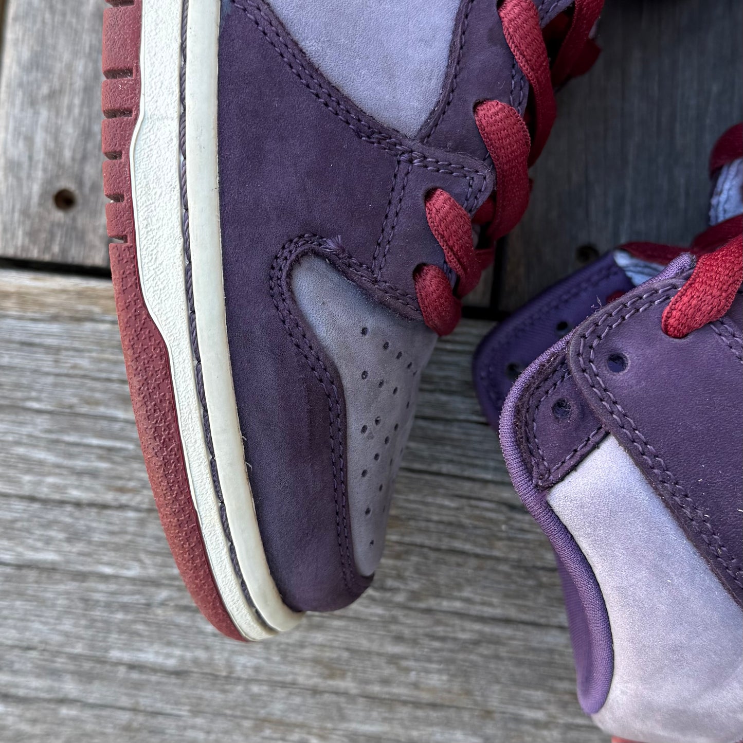 Nike SB Dunk High Plum Size 8