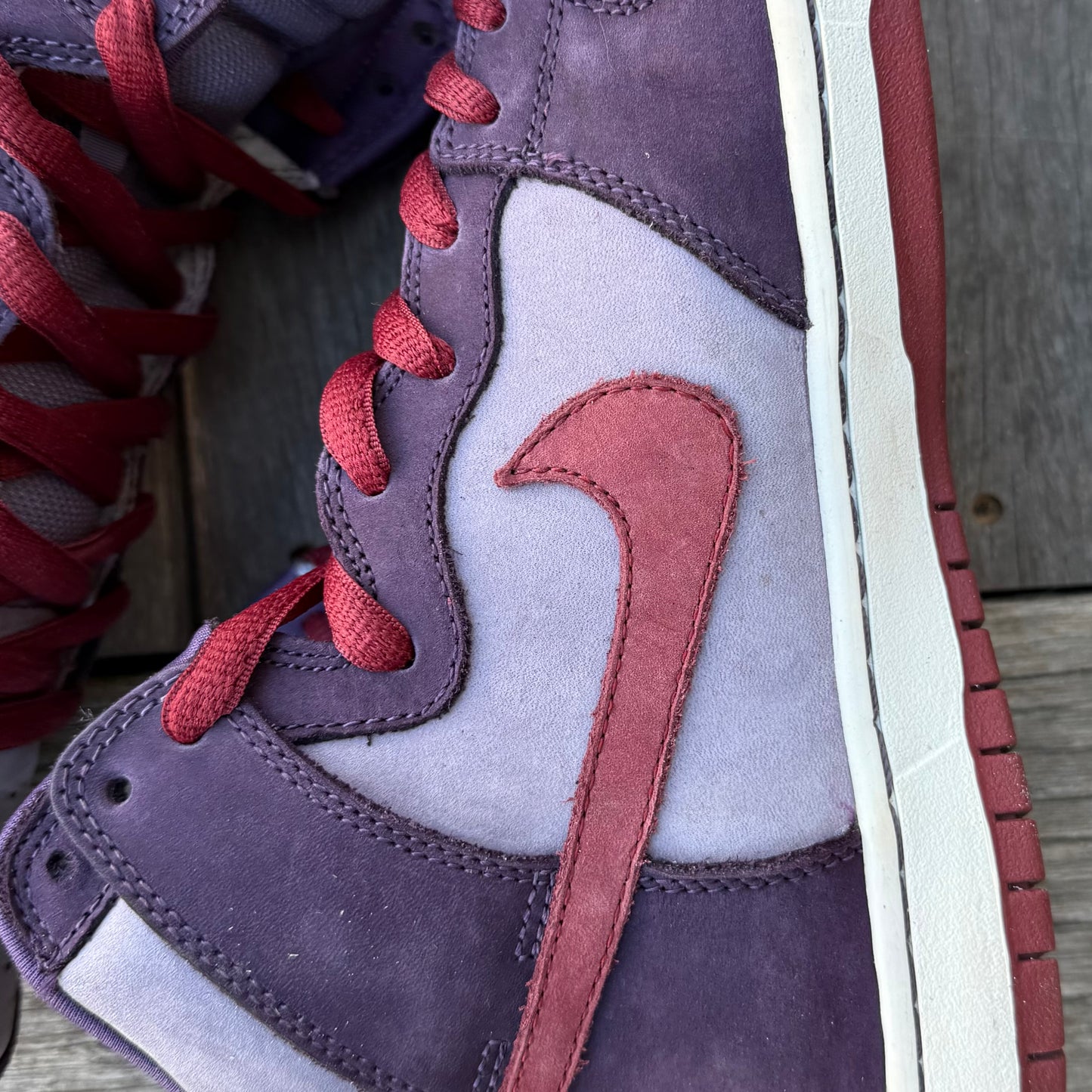 Nike SB Dunk High Plum Size 8