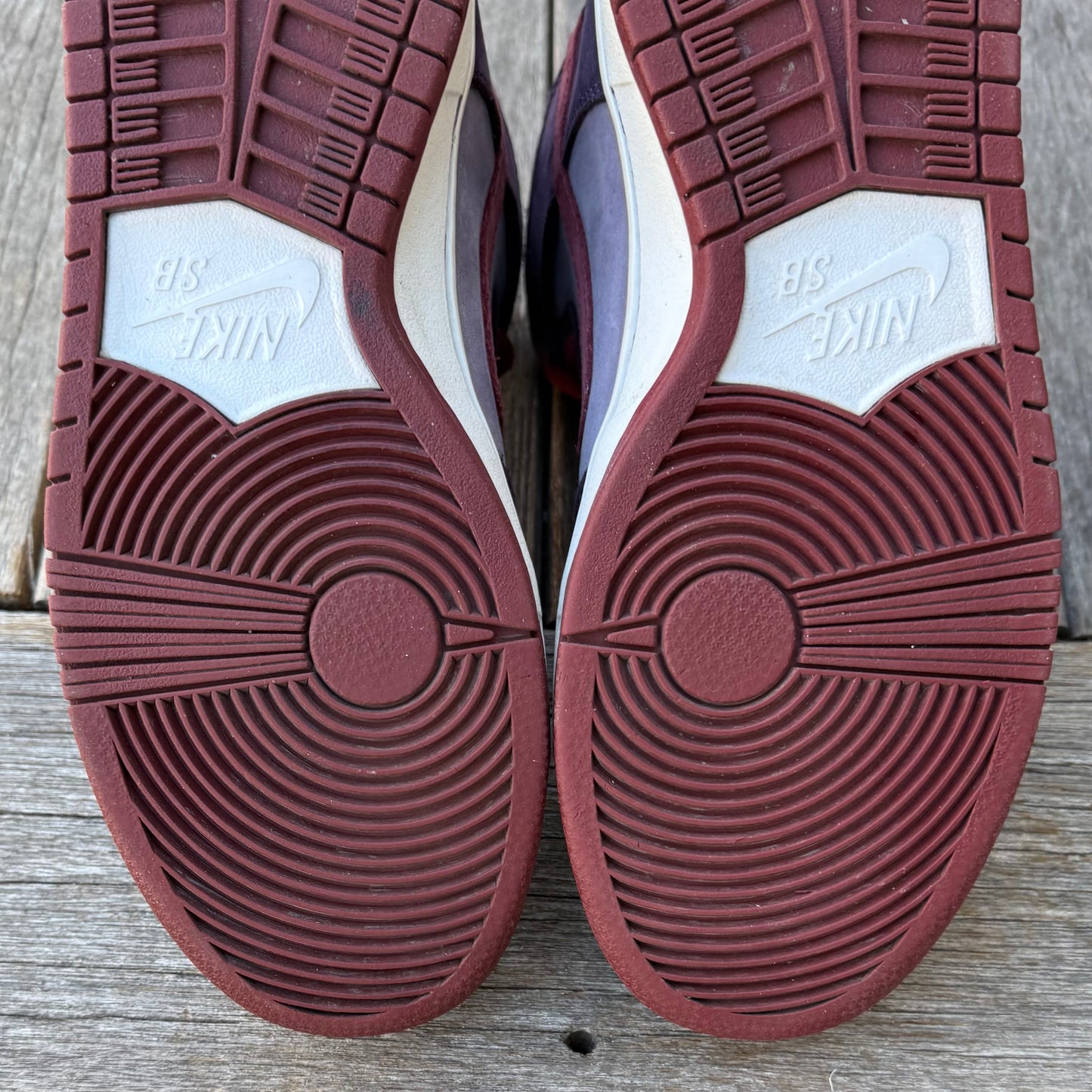 Nike SB Dunk High Plum Size 8