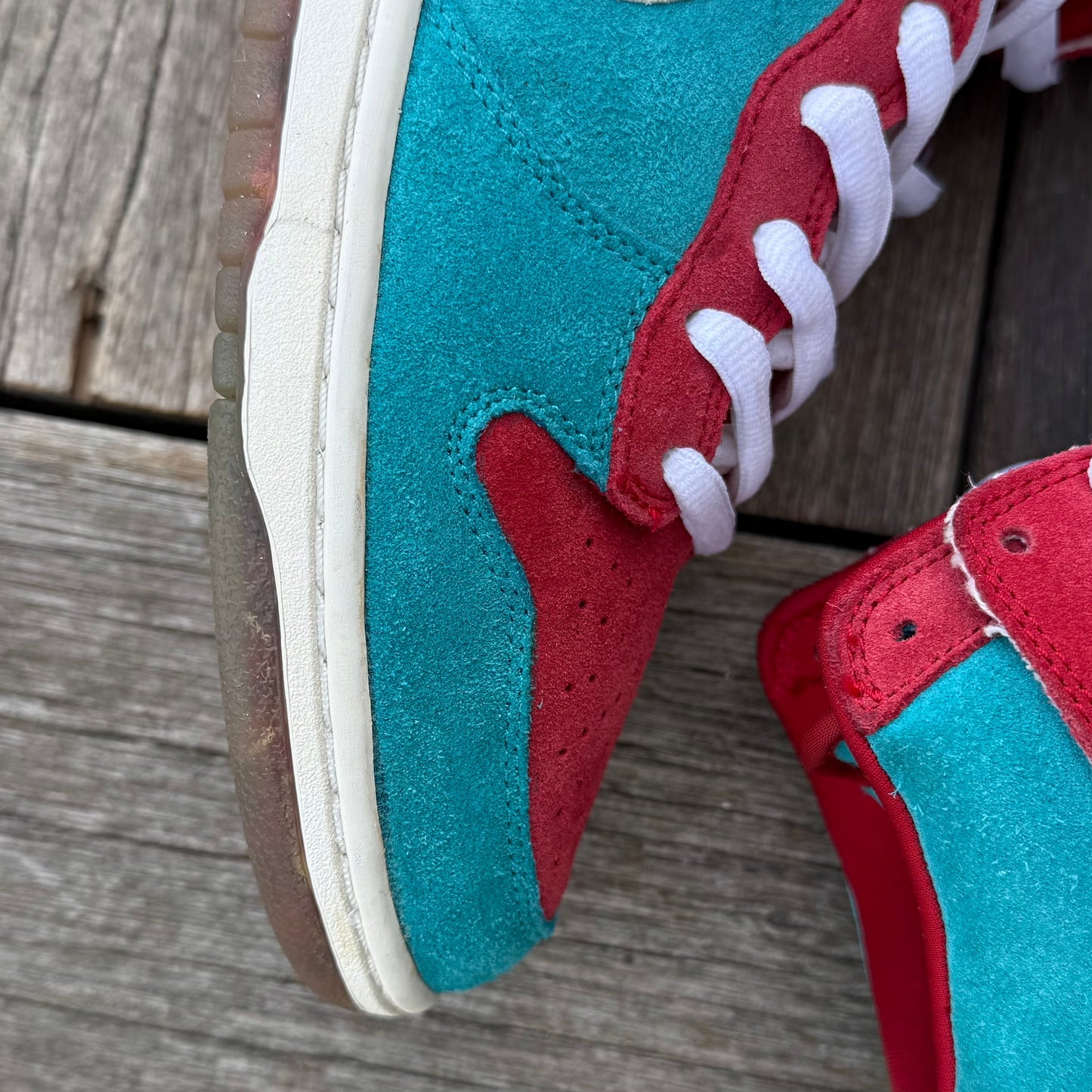 Nike SB Dunk High Bloody Gums Size 10.5