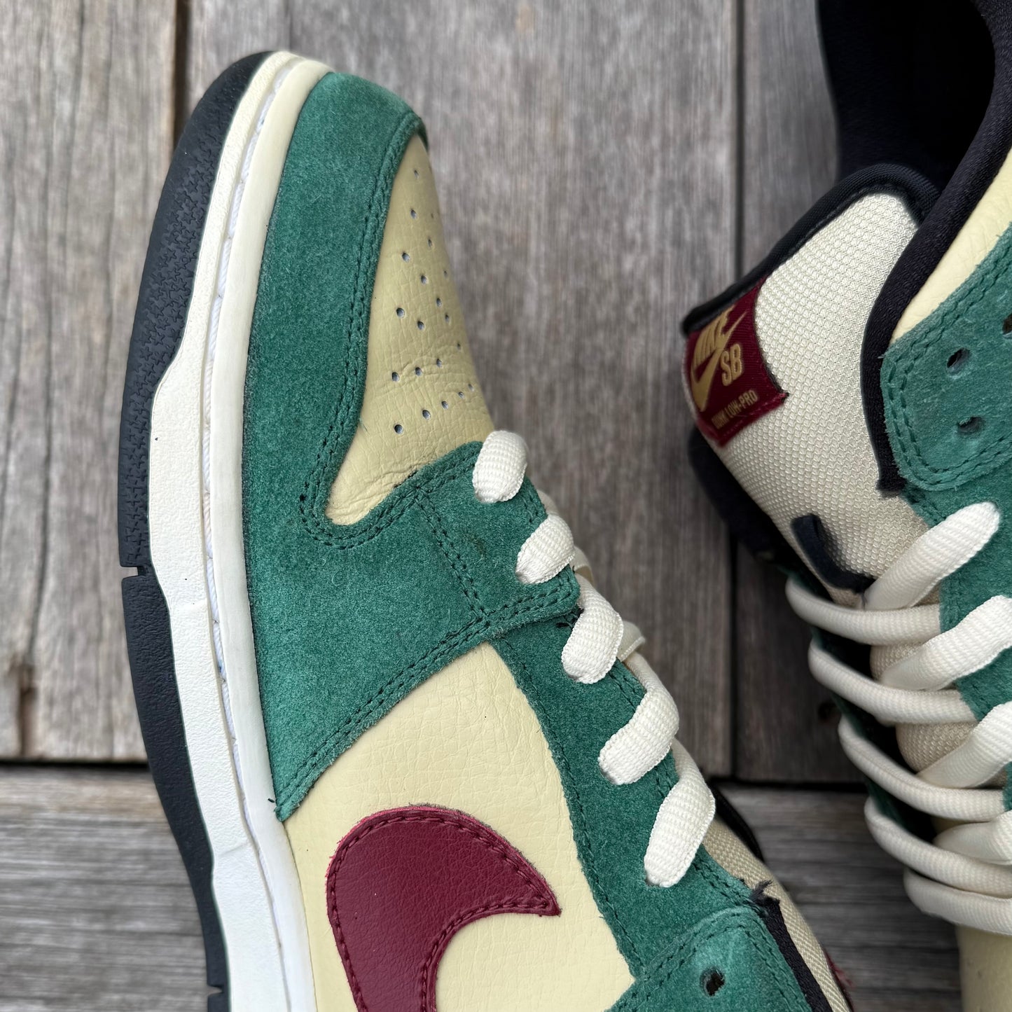 Nike SB Dunk Low Jameson Vegas Gold Size 10