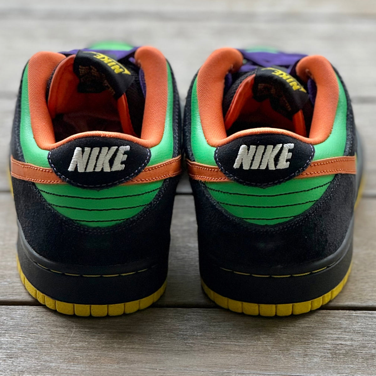 Nike SB Dunk Low Green Spark Halloween Size 9.5
