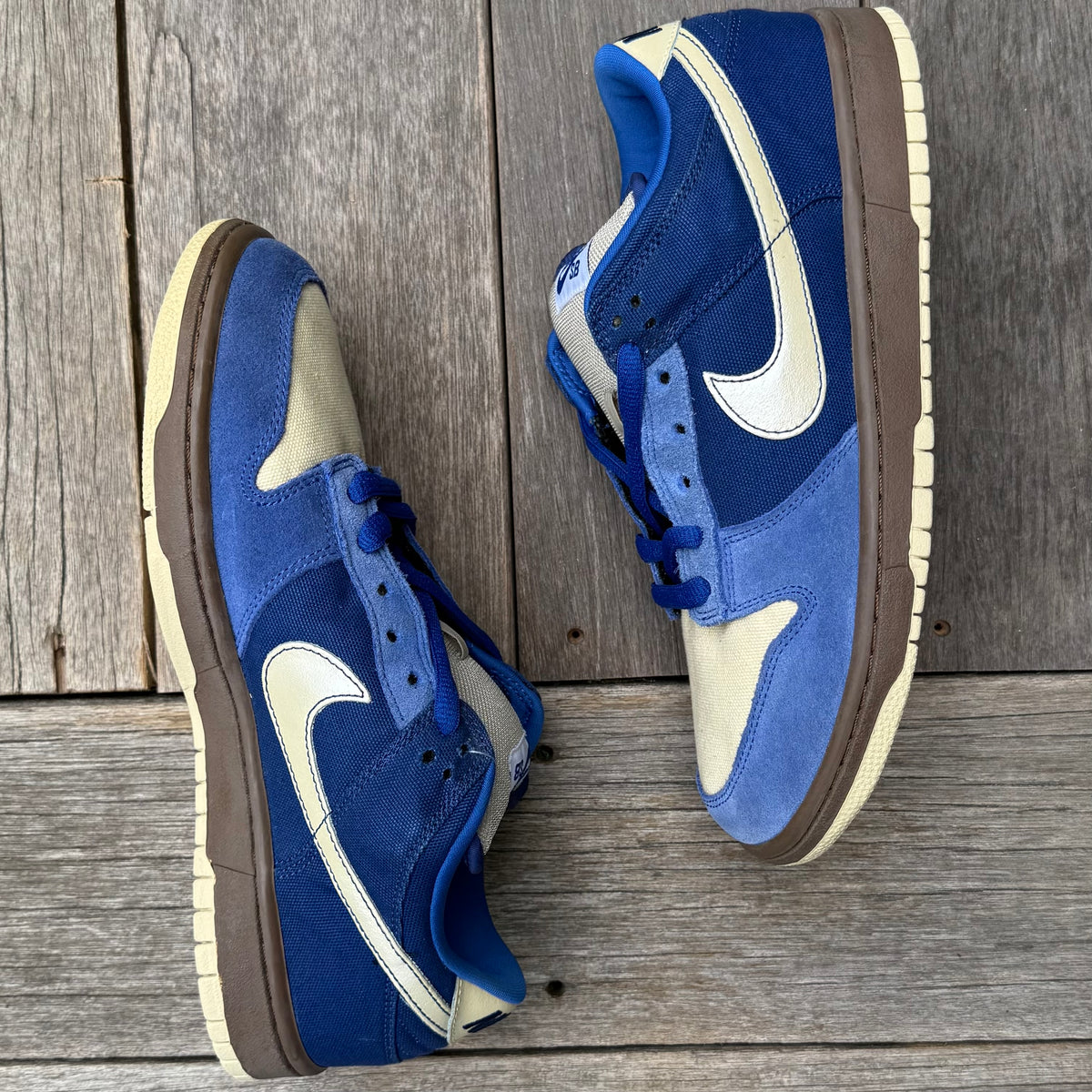 Nike SB Dunk Low Gold Rail Melbourne Size 10