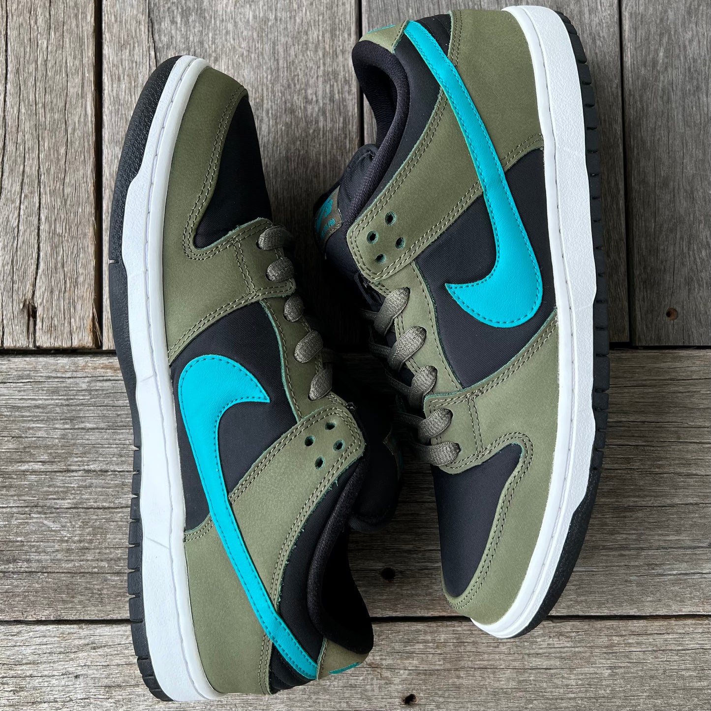 Nike SB Dunk Low Medium Olive Turbo Green Size 10