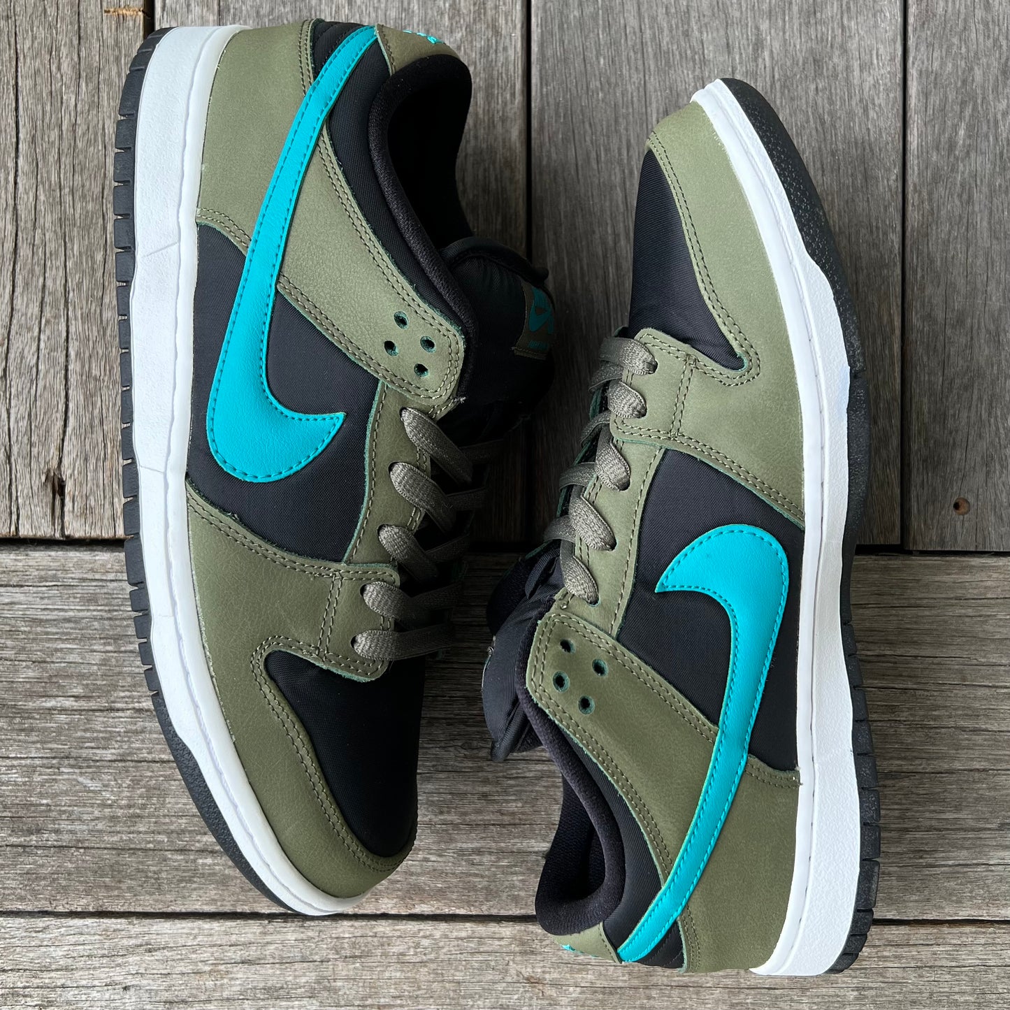Nike SB Dunk Low Medium Olive Turbo Green Size 10