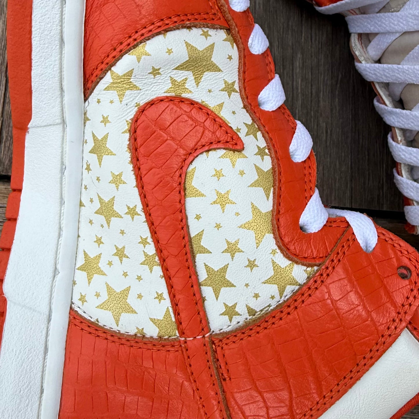 Nike SB Dunk High Orange Supreme Size 9